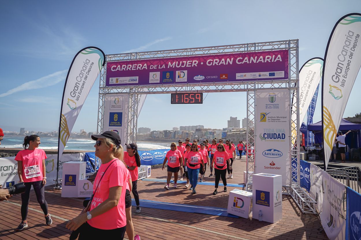 Las fotos de meta de la Carrera de la Mujer de Gran Canaria 12 16 10 15701 O