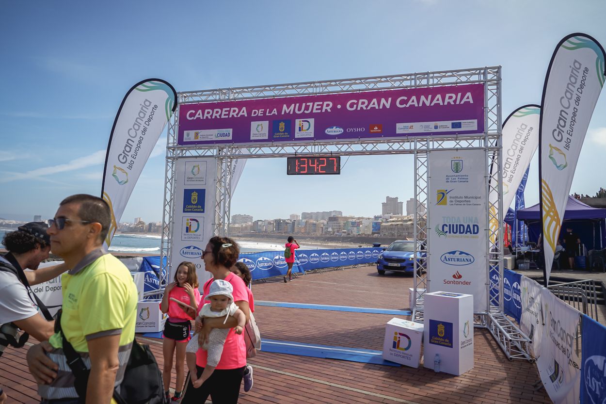 Las fotos de meta de la Carrera de la Mujer de Gran Canaria 12 33 38 15701 O