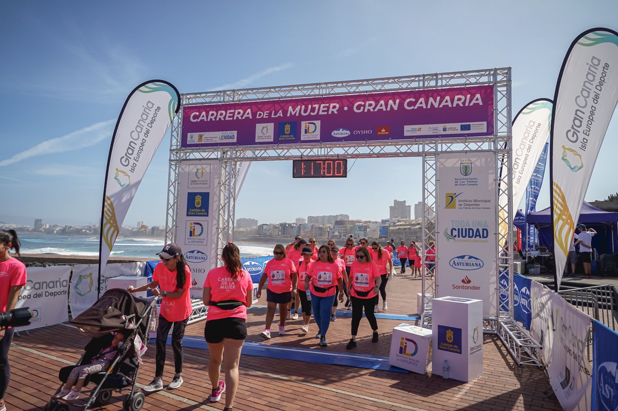 Las fotos de meta de la Carrera de la Mujer de Gran Canaria 12 16 11 15701 O