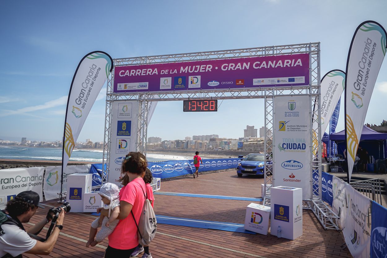 Las fotos de meta de la Carrera de la Mujer de Gran Canaria 12 33 39 15701 O