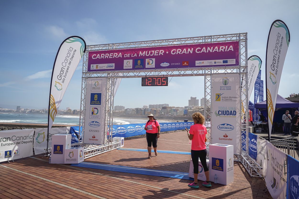 Las fotos de meta de la Carrera de la Mujer de Gran Canaria 12 26 16 15701 O