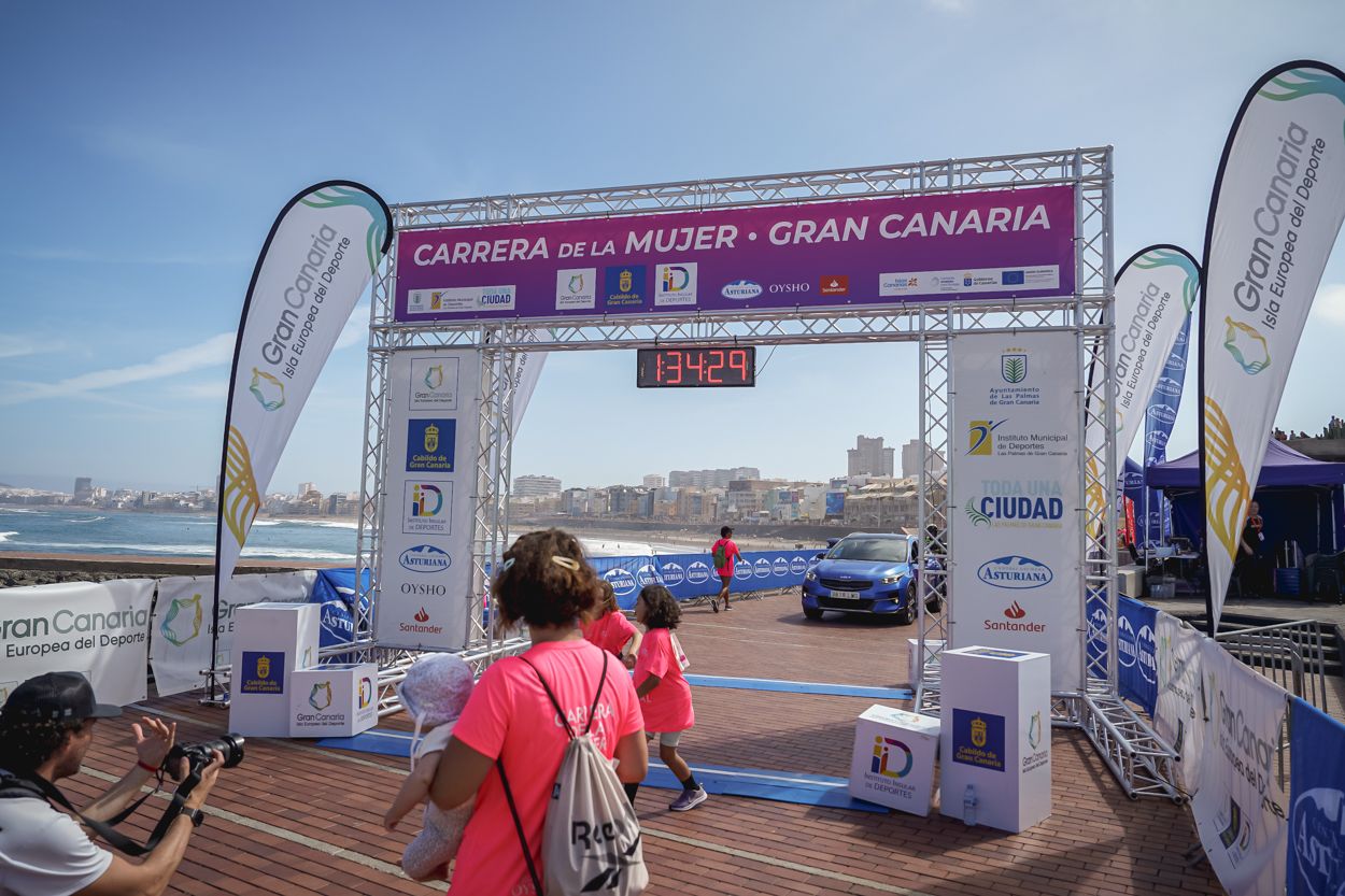 Las fotos de meta de la Carrera de la Mujer de Gran Canaria 12 33 40 15701 O