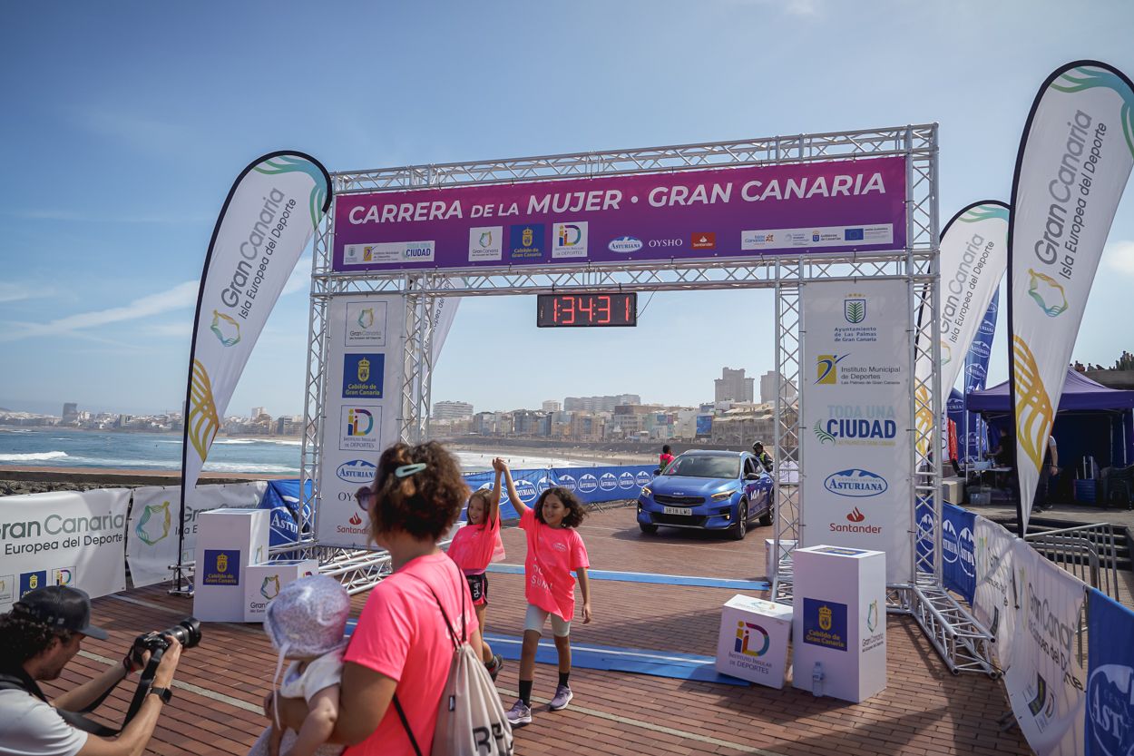 Las fotos de meta de la Carrera de la Mujer de Gran Canaria 12 33 42 15701 O