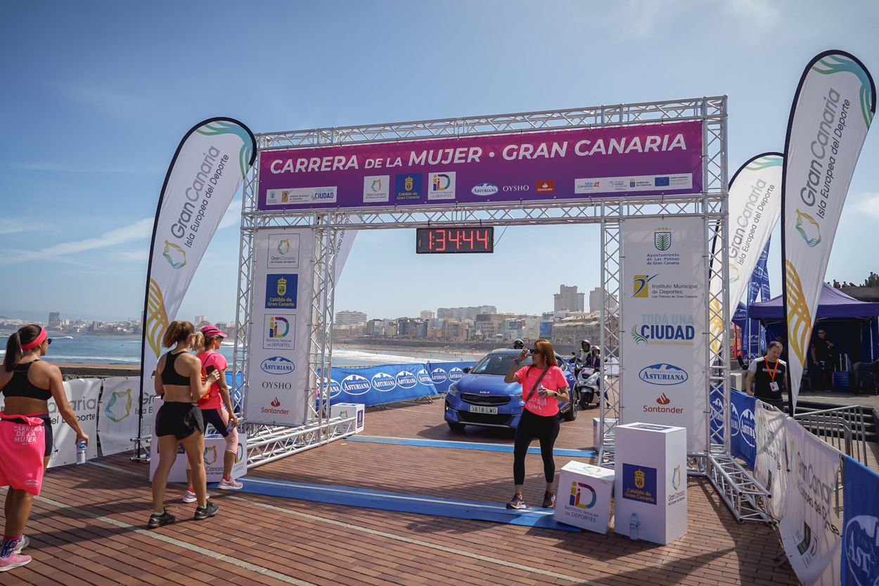 Las fotos de meta de la Carrera de la Mujer de Gran Canaria 12 33 55 15701 O