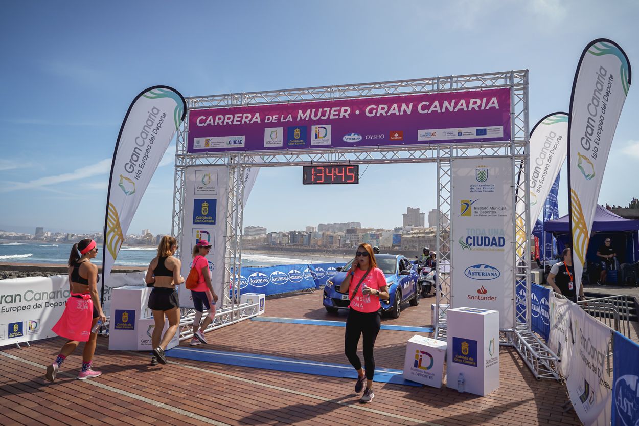 Las fotos de meta de la Carrera de la Mujer de Gran Canaria 12 33 56 15701 O