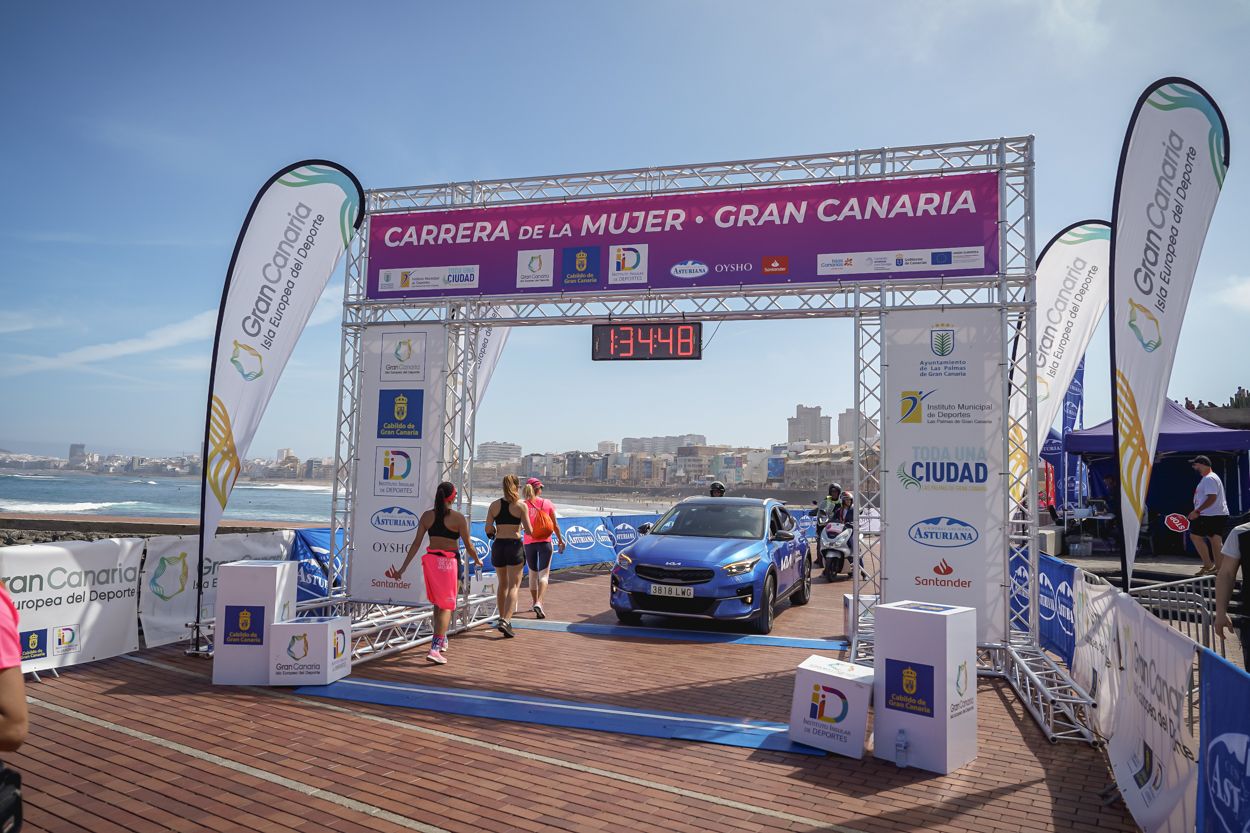 Las fotos de meta de la Carrera de la Mujer de Gran Canaria 12 33 59 15701 O