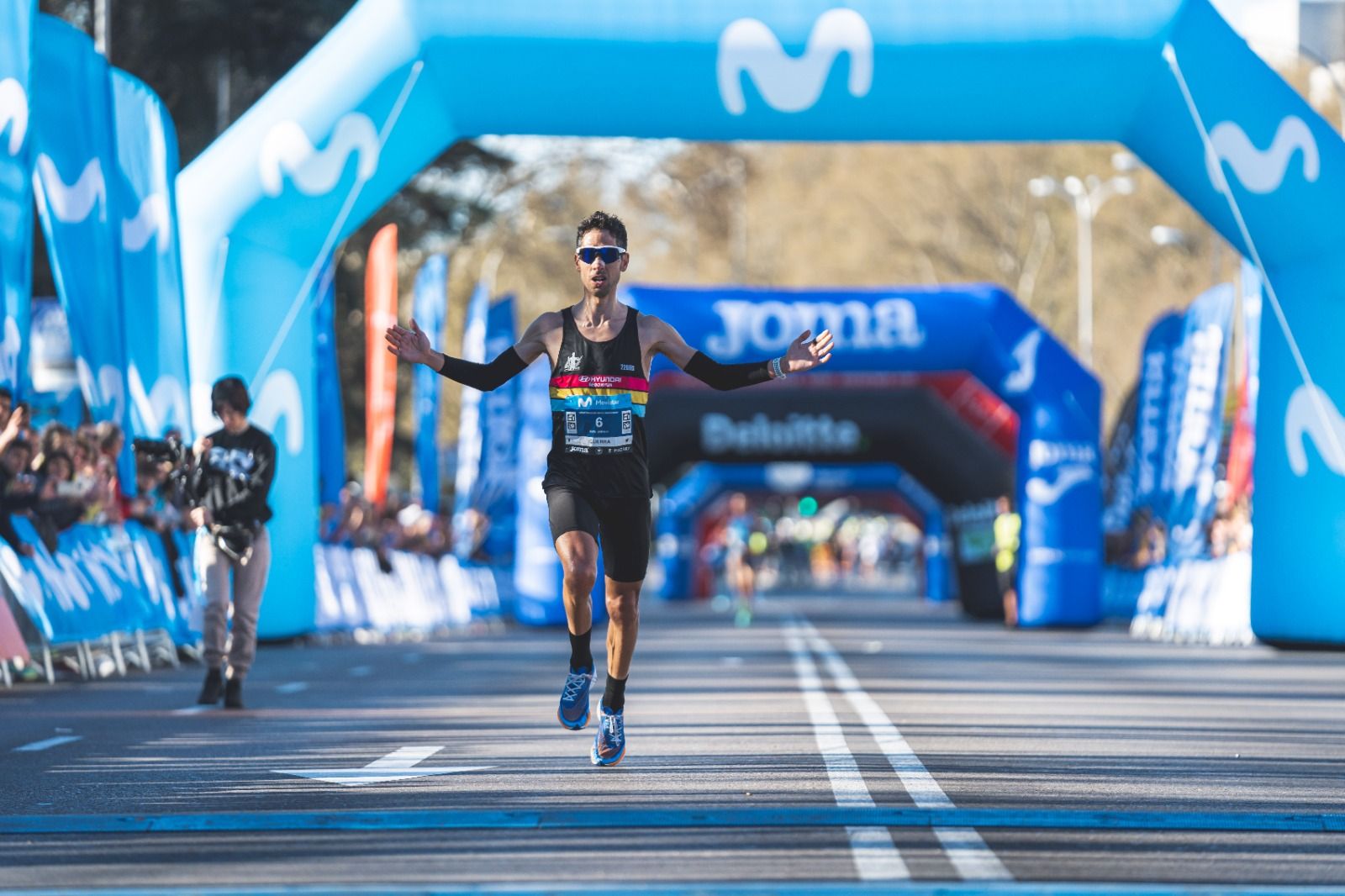 Javi Guerra en el último tramo de su soberbia actuación en el Movistar Medio Maratón de Madrid 2023. ÁNGEL SEVILLANO Javi Guerra en el último tramo de su soberbia actuación en el Movistar Medio Maratón de Madrid 2023. ÁNGEL SEVILLANO
