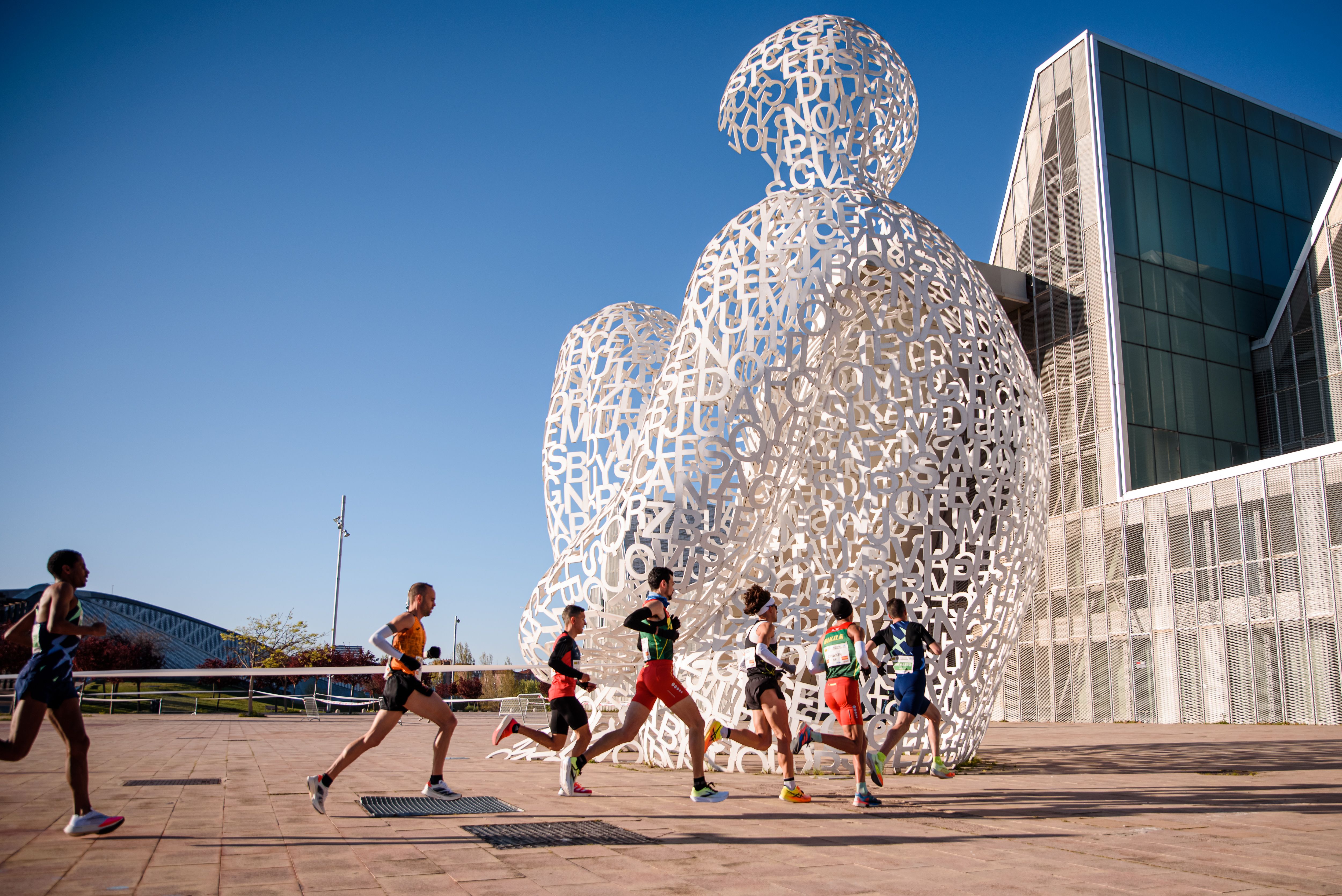 El MANN-FILTER Maratón de Zaragoza es una excusa perfecta para conocer todos los rincones de la ciudad. SPORTMEDIA El MANN-FILTER Maratón de Zaragoza es una excusa perfecta para conocer todos los rincones de la ciudad. SPORTMEDIA