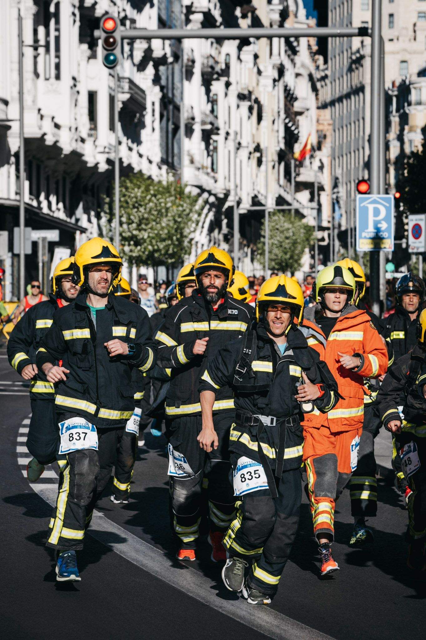 Todas las fotos del recorrido de la Carrera Bomberos de Madrid 202316