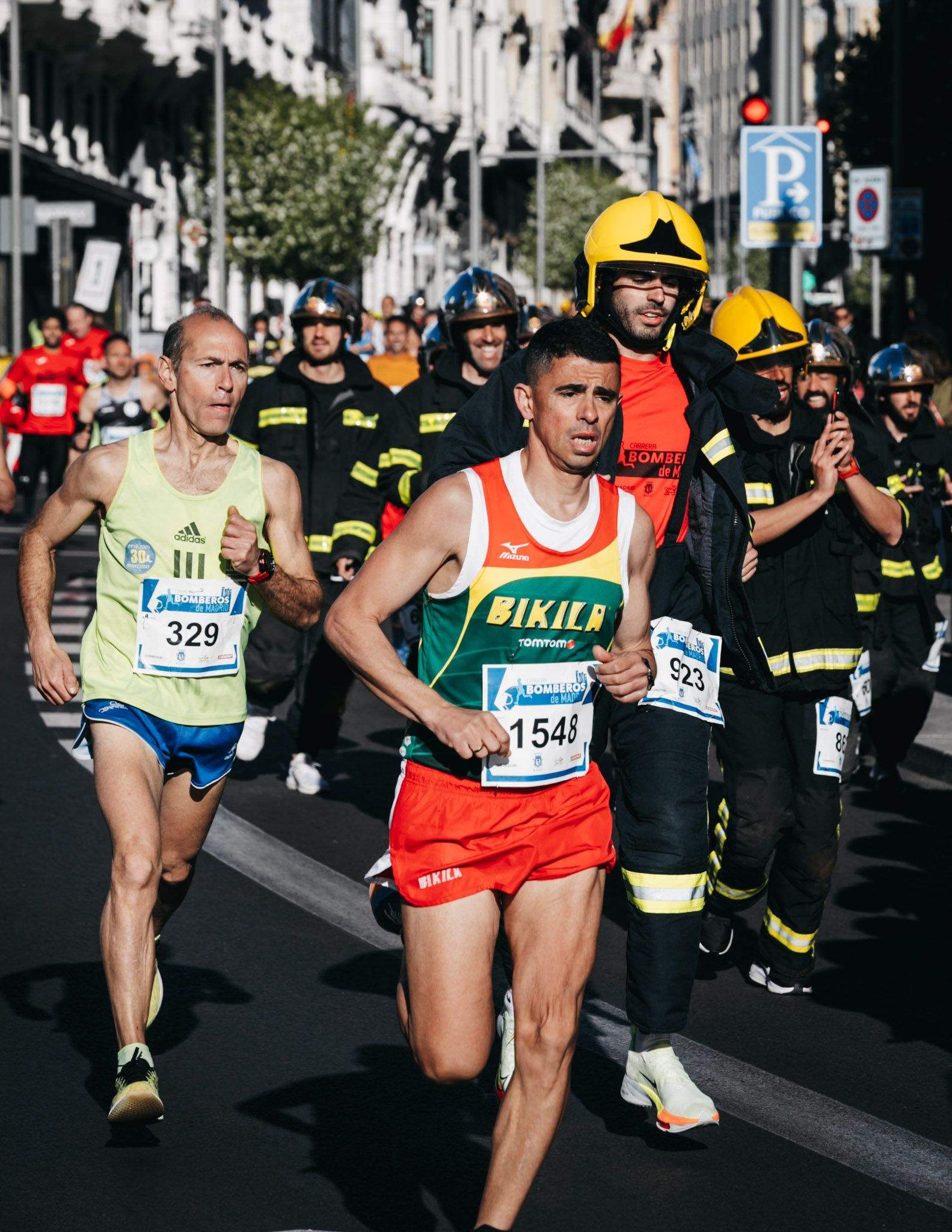 Todas las fotos del recorrido de la Carrera Bomberos de Madrid 202317