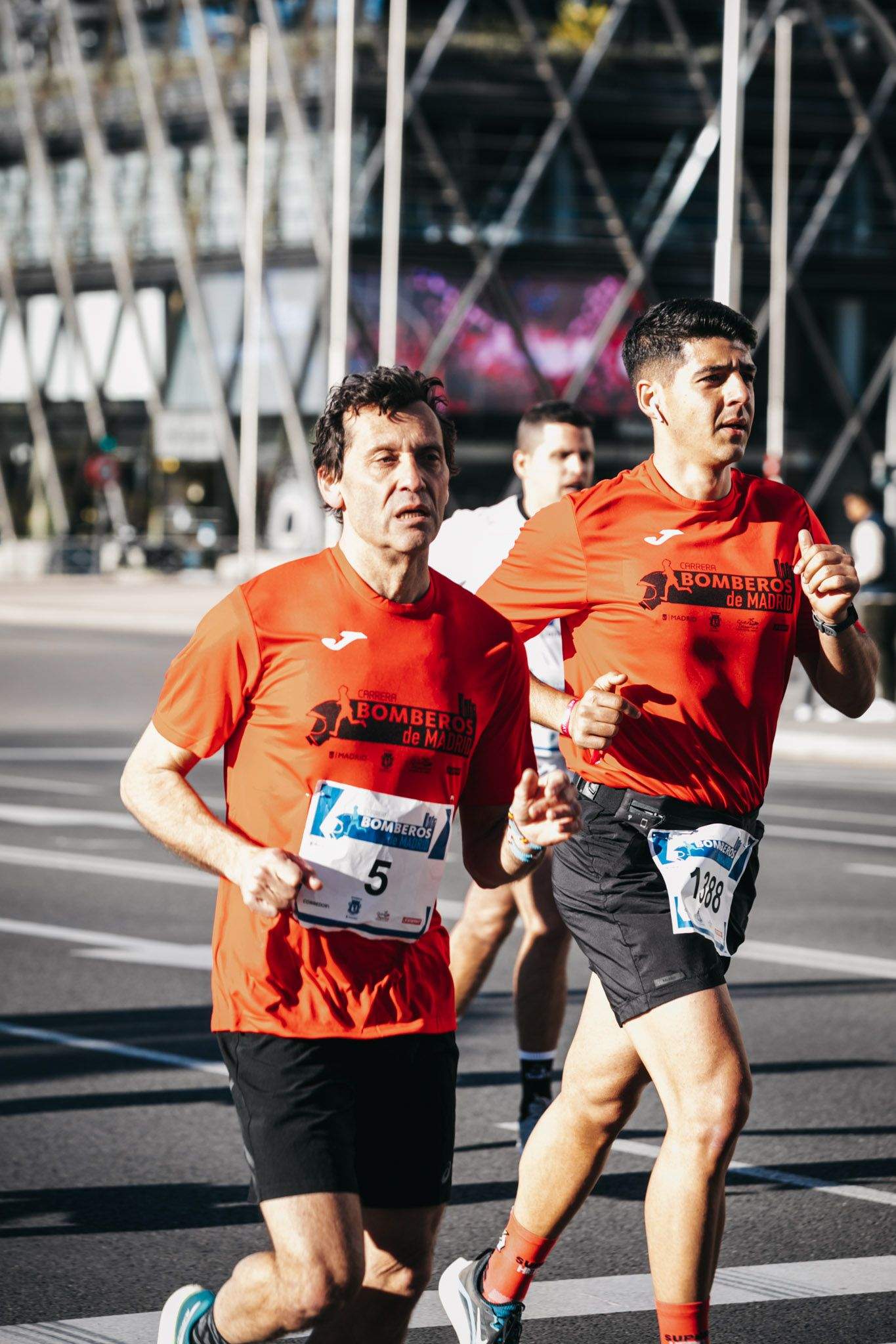 Todas las fotos del recorrido de la Carrera Bomberos de Madrid 202335