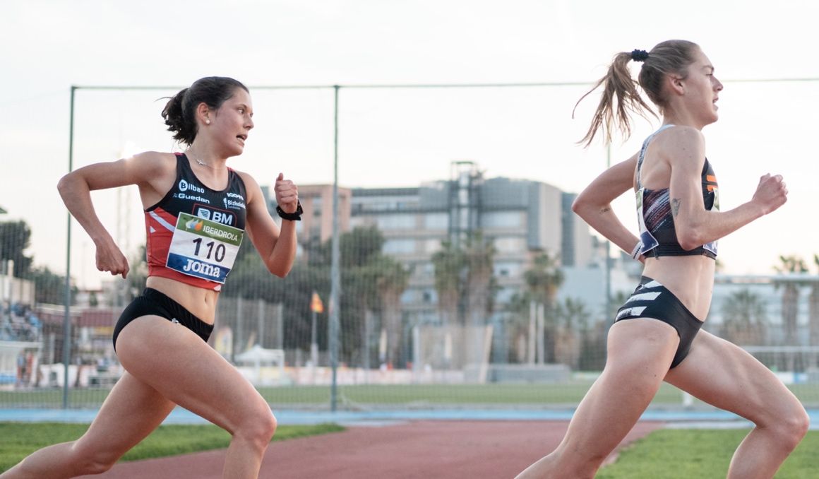 Paula Herrero e Isabel Barreiro son las dos grandes favoritas al título femenino en Huelva. SPORTMEDIA.