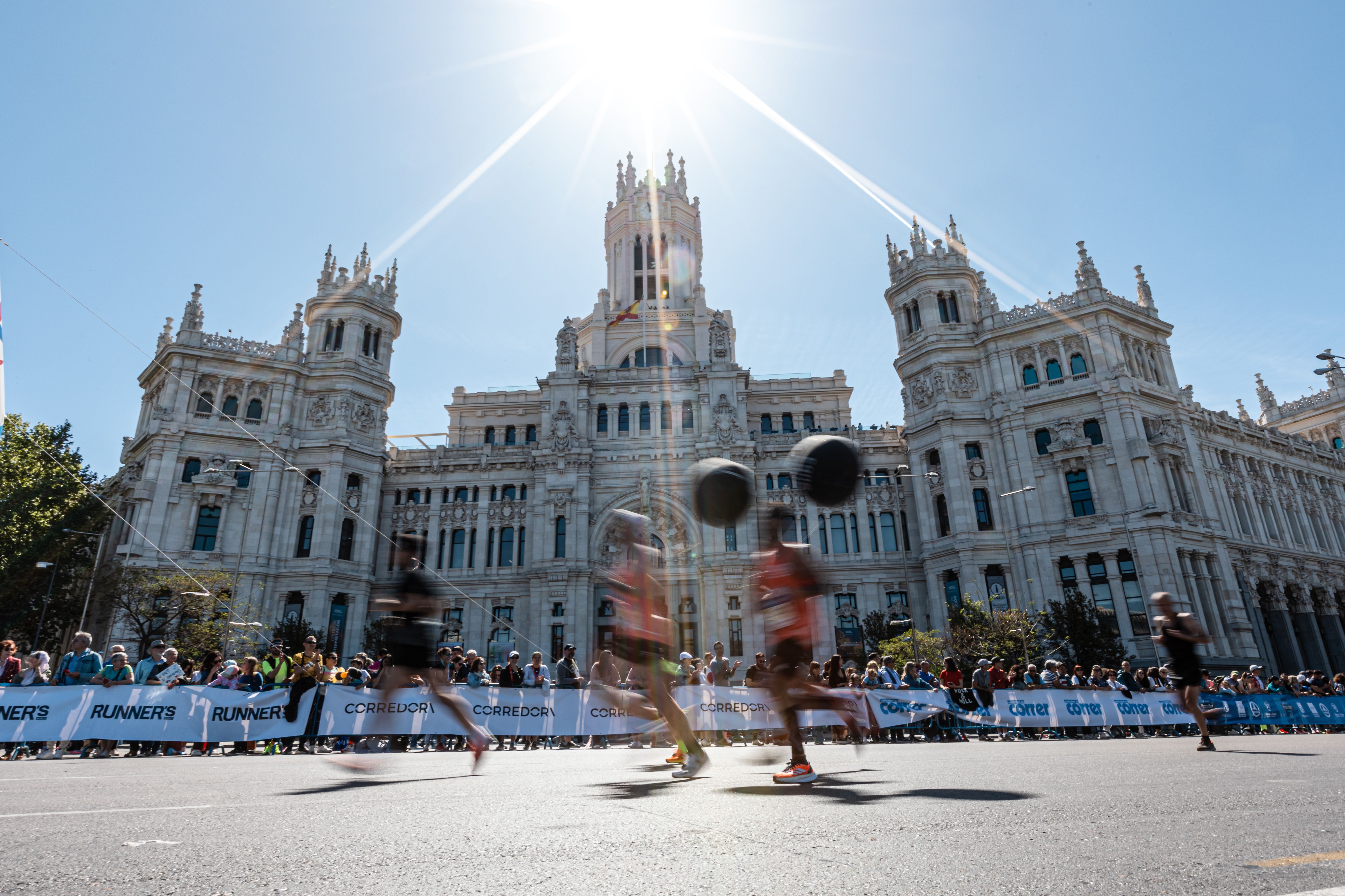 El sol fue uno de los grandes protagonistas de la mañana, llegando a calentar más de la cuenta en las horas centrales del día. SPORTMEDIA.