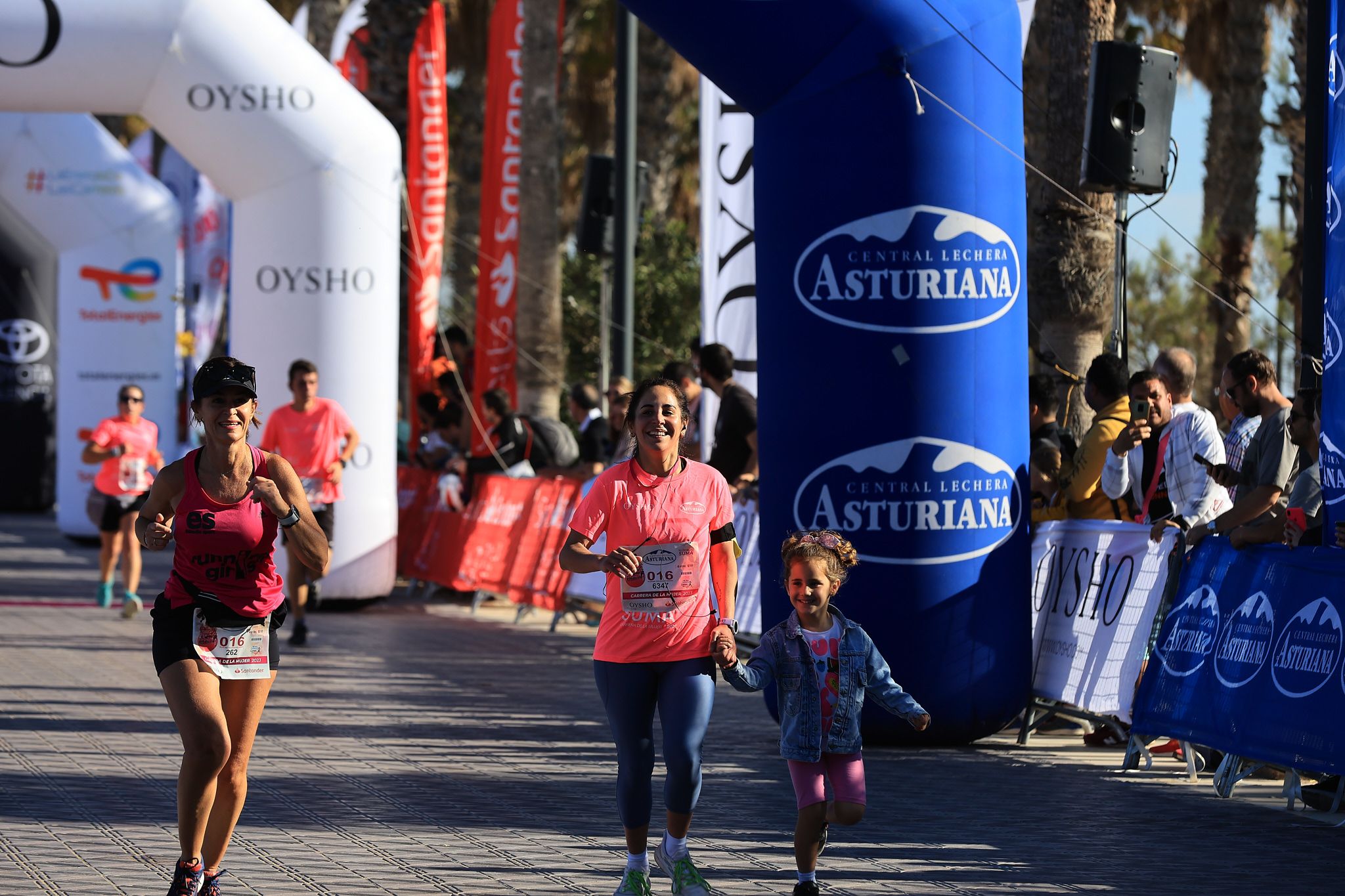 Las mejores fotos de la Carrera de la Mujer Central Lechera Asturiana de Valencia. 0472
