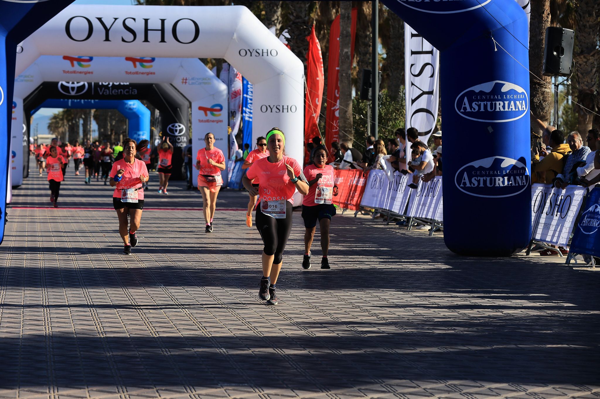 Las mejores fotos de la Carrera de la Mujer Central Lechera Asturiana de Valencia. 0513