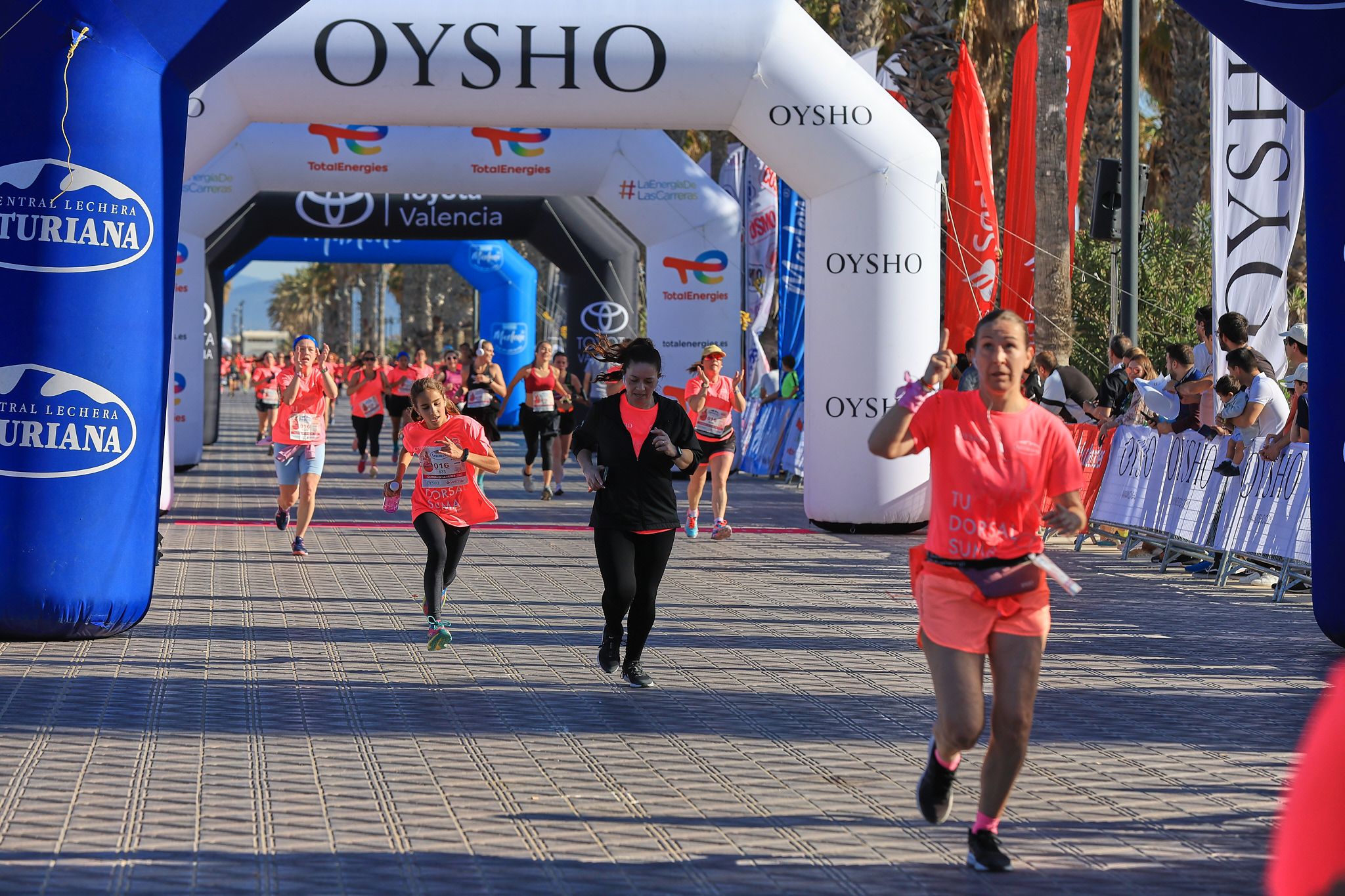 Las mejores fotos de la Carrera de la Mujer Central Lechera Asturiana de Valencia. 0516
