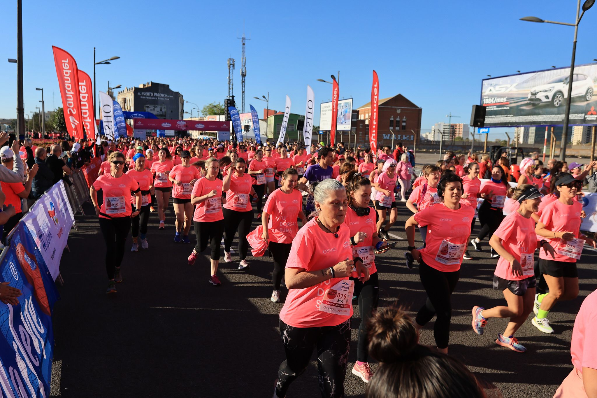 Las mejores fotos de la Carrera de la Mujer Central Lechera Asturiana de Valencia. 0153