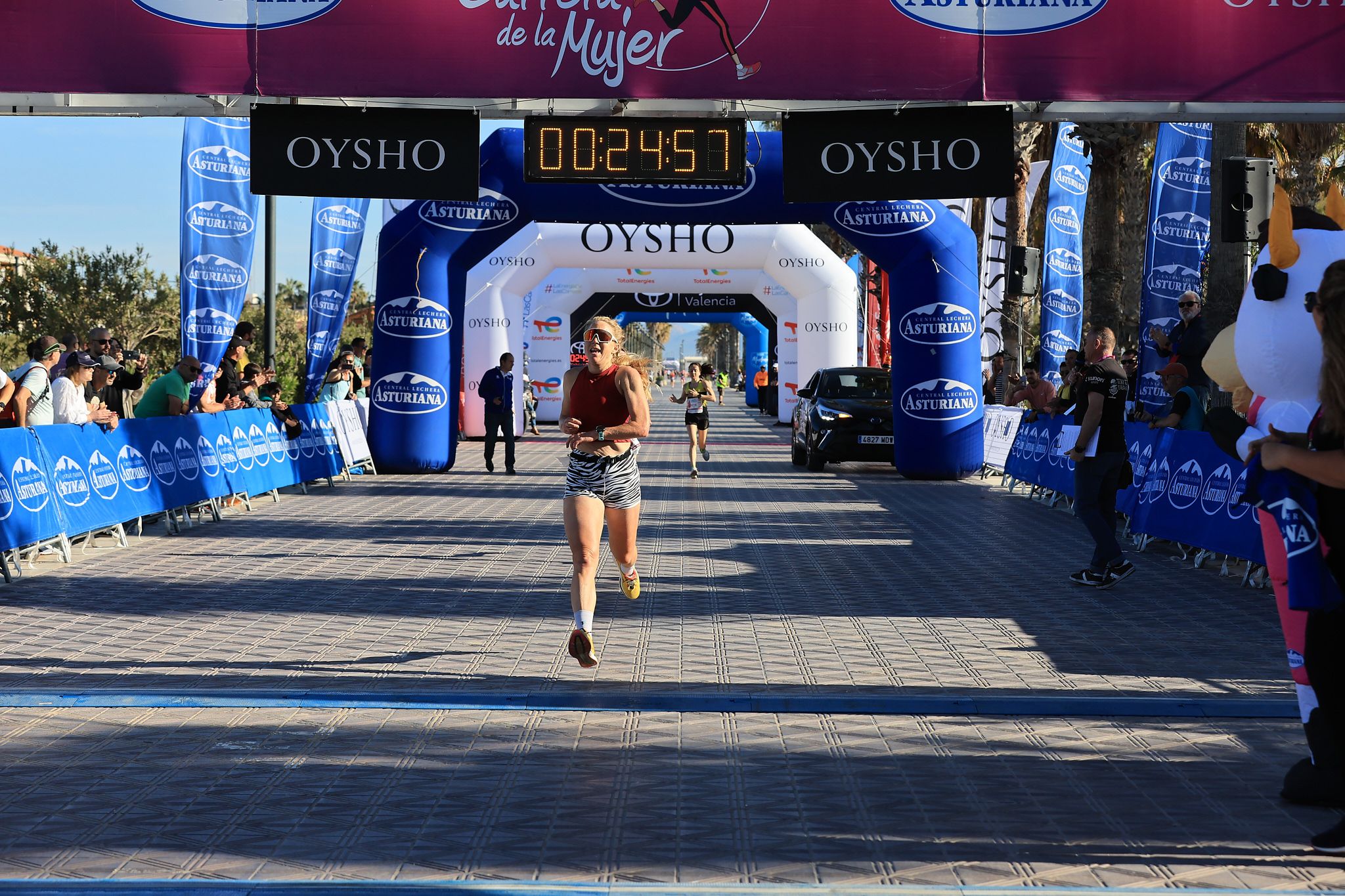 Las mejores fotos de la Carrera de la Mujer Central Lechera Asturiana de Valencia. 0310