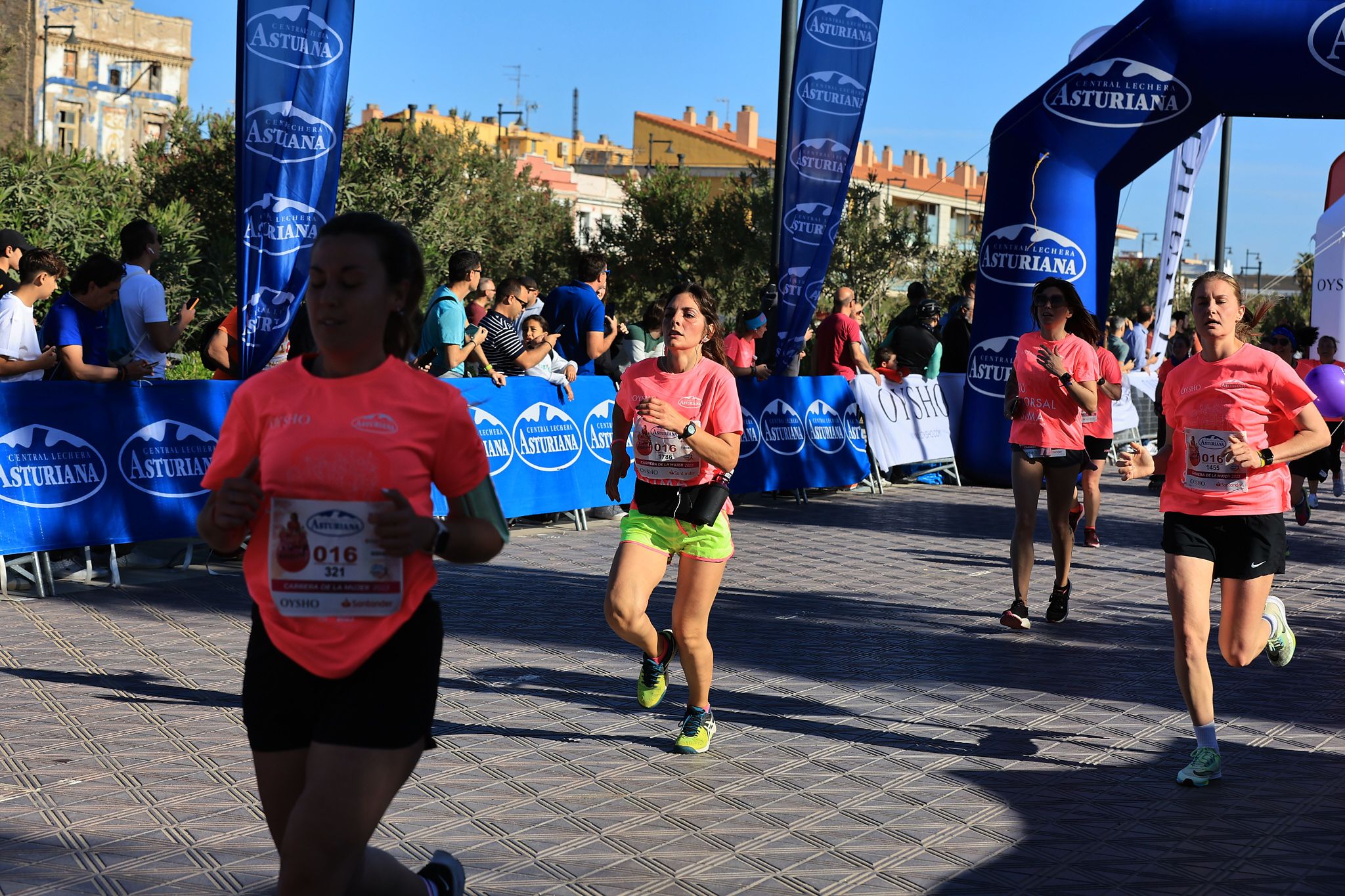 Las mejores fotos de la Carrera de la Mujer Central Lechera Asturiana de Valencia. 0649