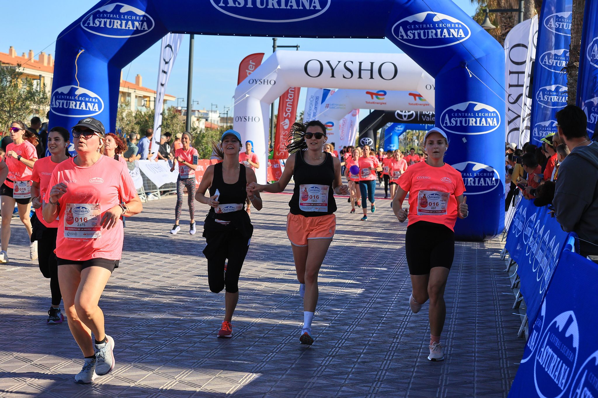 Las mejores fotos de la Carrera de la Mujer Central Lechera Asturiana de Valencia. 0657