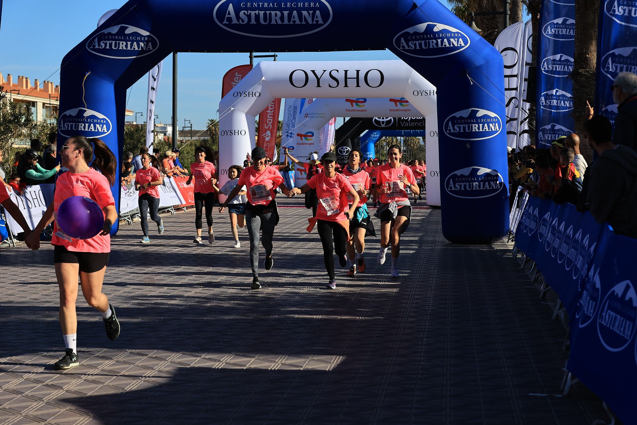 Las mejores fotos de la Carrera de la Mujer Central Lechera Asturiana de Valencia. 0661
