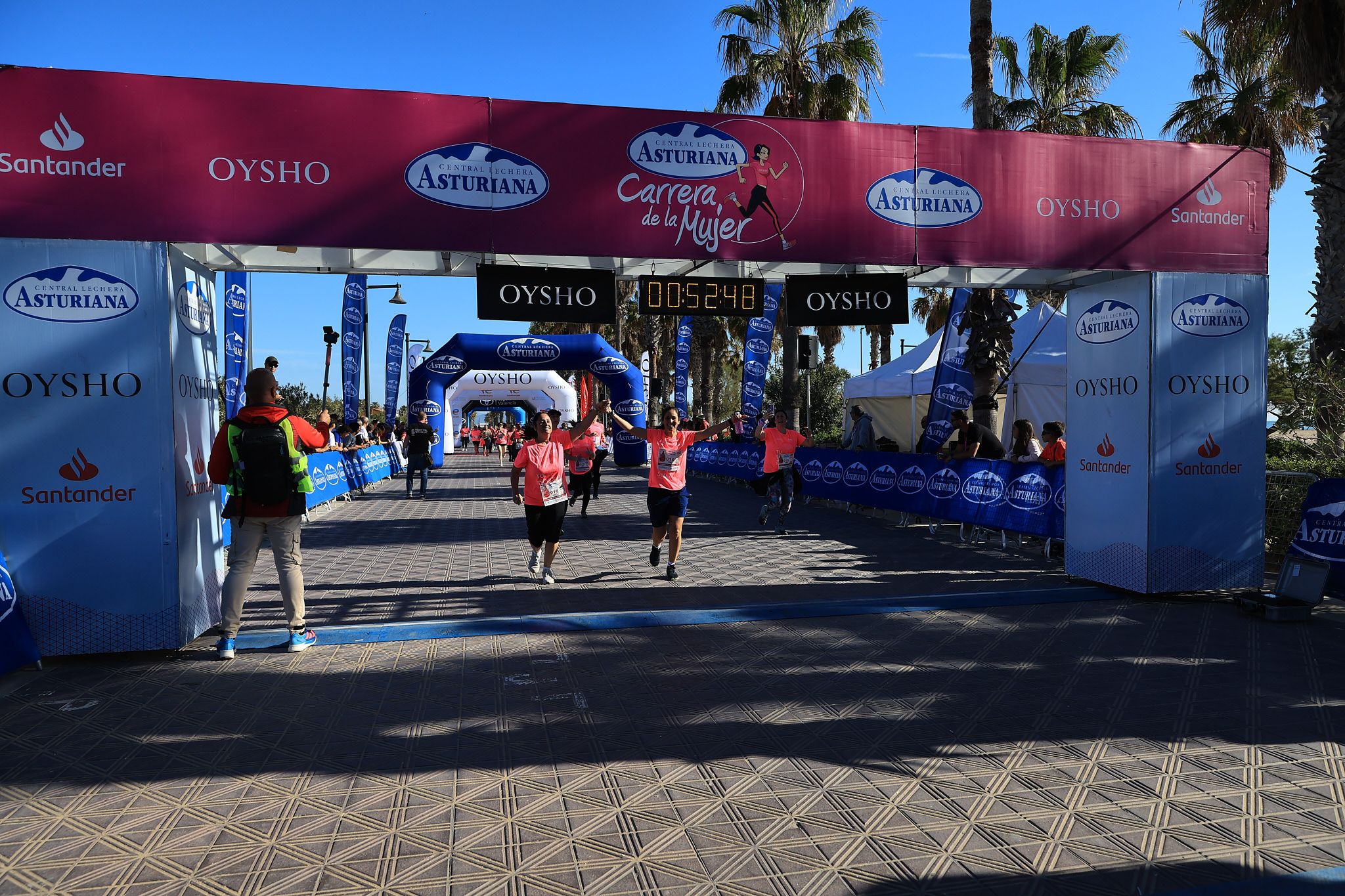 Las mejores fotos de la Carrera de la Mujer Central Lechera Asturiana de Valencia. 0875