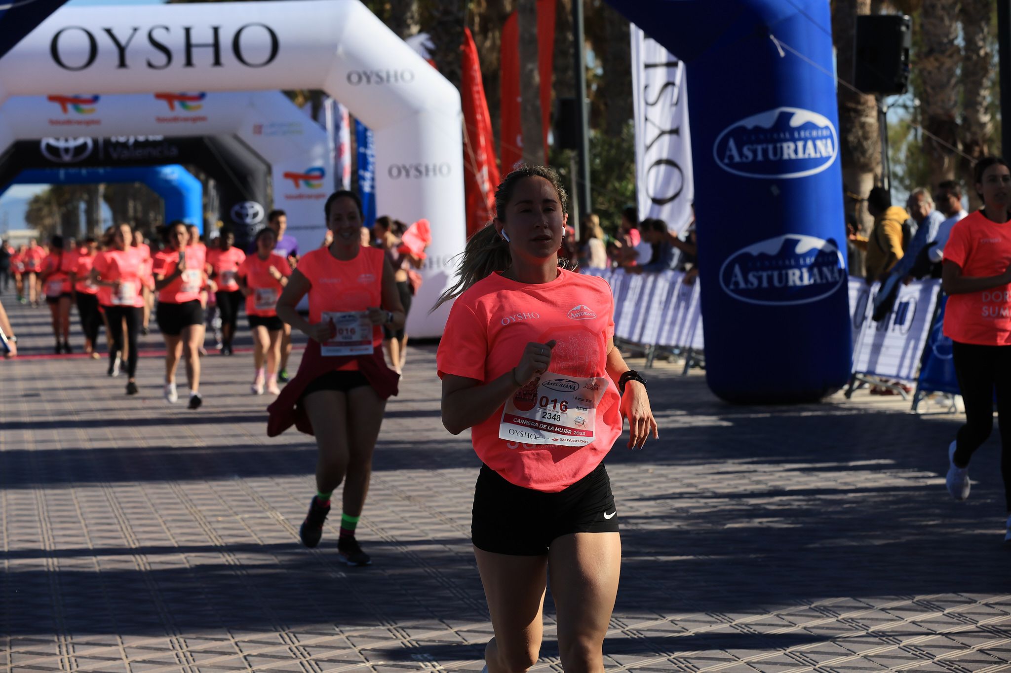 Las mejores fotos de la Carrera de la Mujer Central Lechera Asturiana de Valencia. 0700