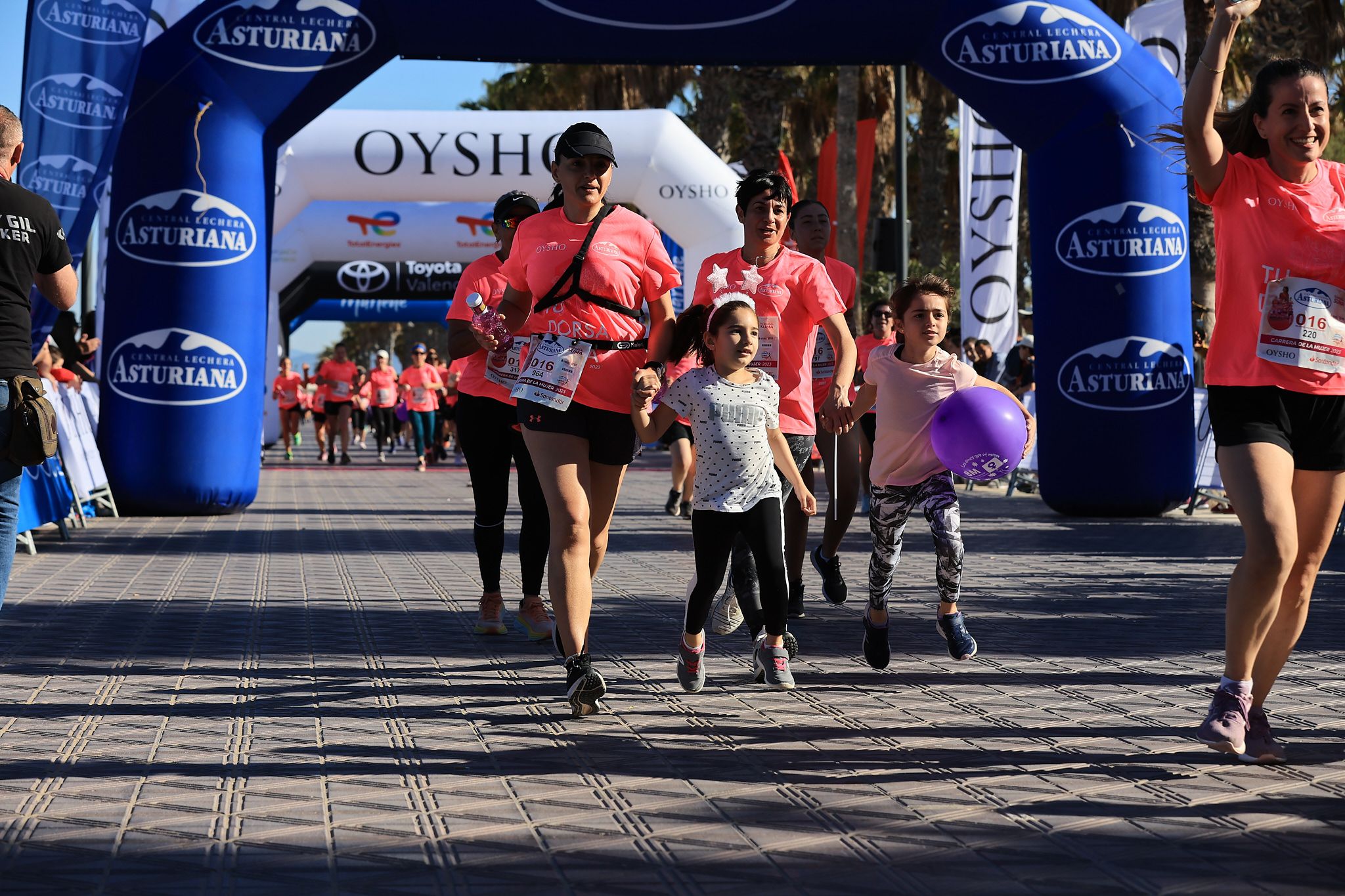 Las mejores fotos de la Carrera de la Mujer Central Lechera Asturiana de Valencia. 0706
