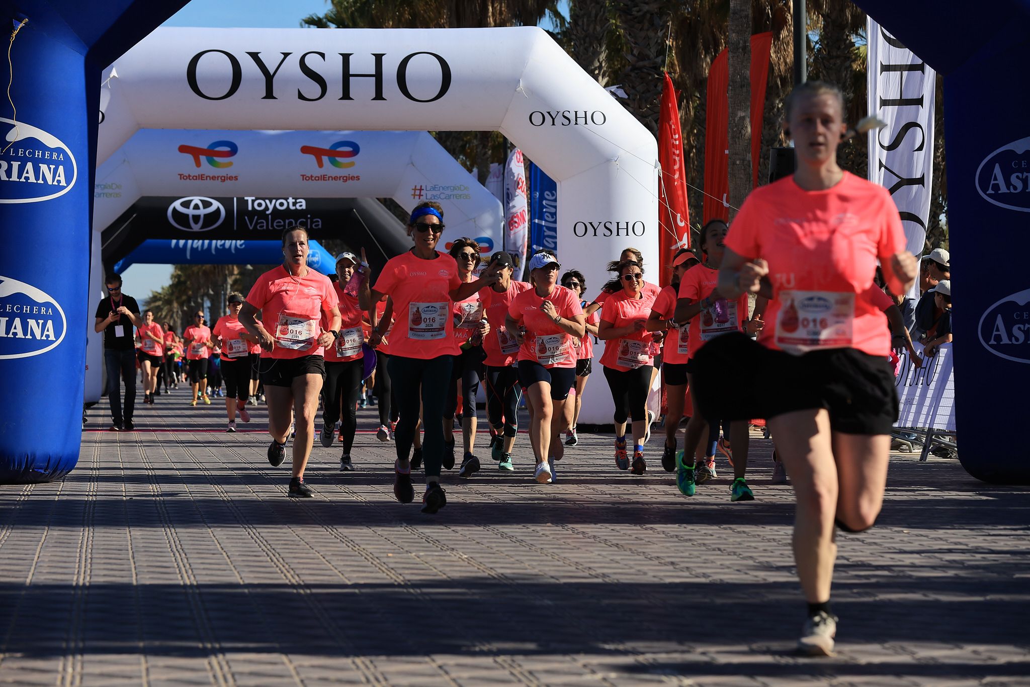 Las mejores fotos de la Carrera de la Mujer Central Lechera Asturiana de Valencia. 0709