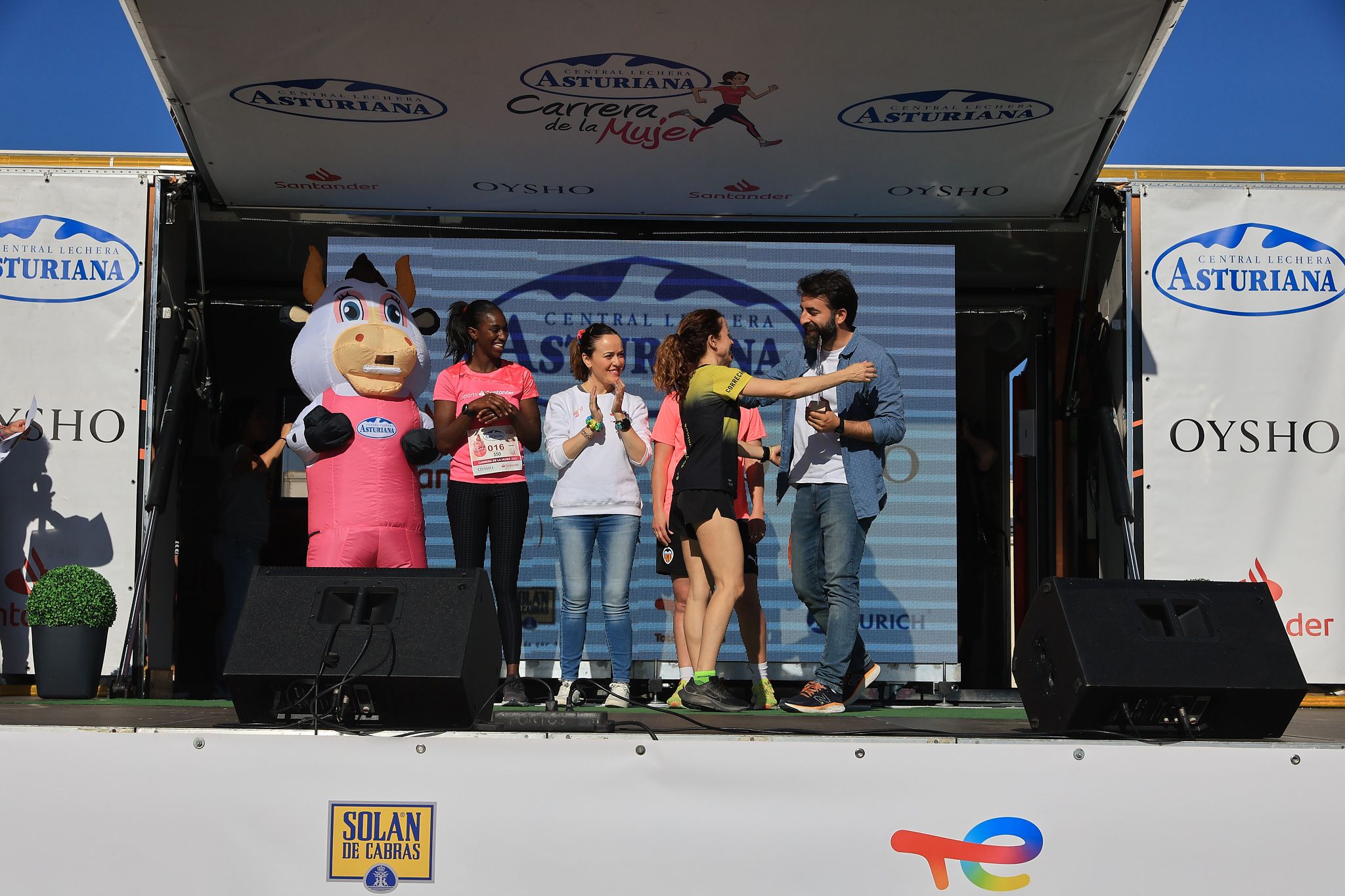 Las mejores fotos de la Carrera de la Mujer Central Lechera Asturiana de Valencia. 0926