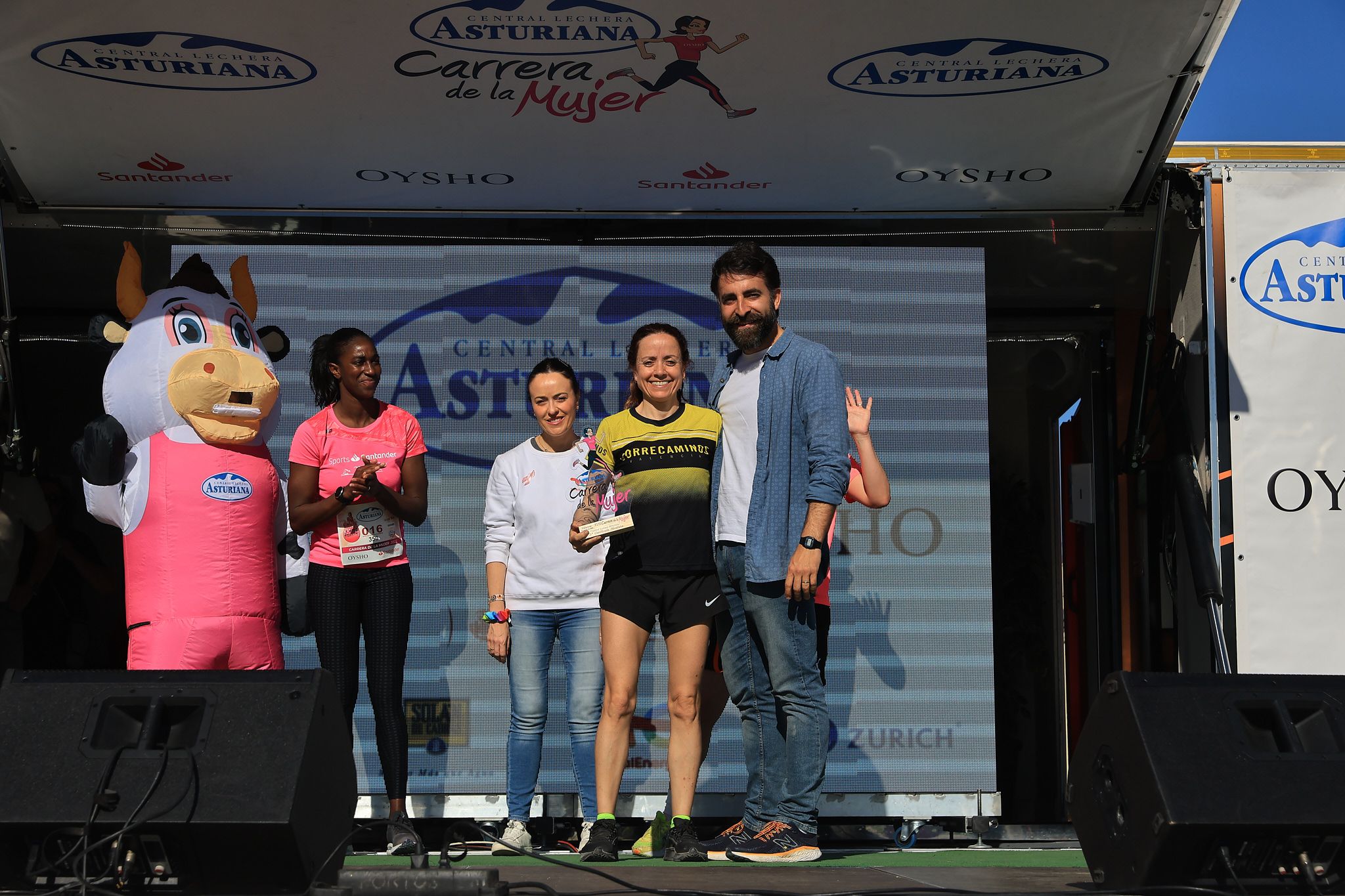 Las mejores fotos de la Carrera de la Mujer Central Lechera Asturiana de Valencia. 0928