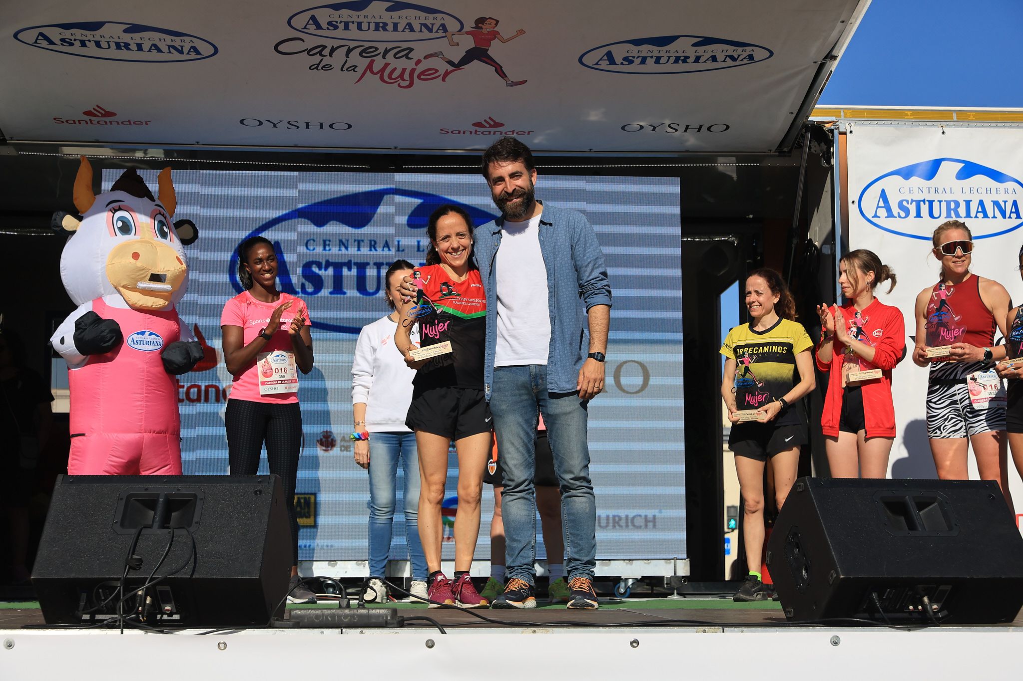 Las mejores fotos de la Carrera de la Mujer Central Lechera Asturiana de Valencia. 0937