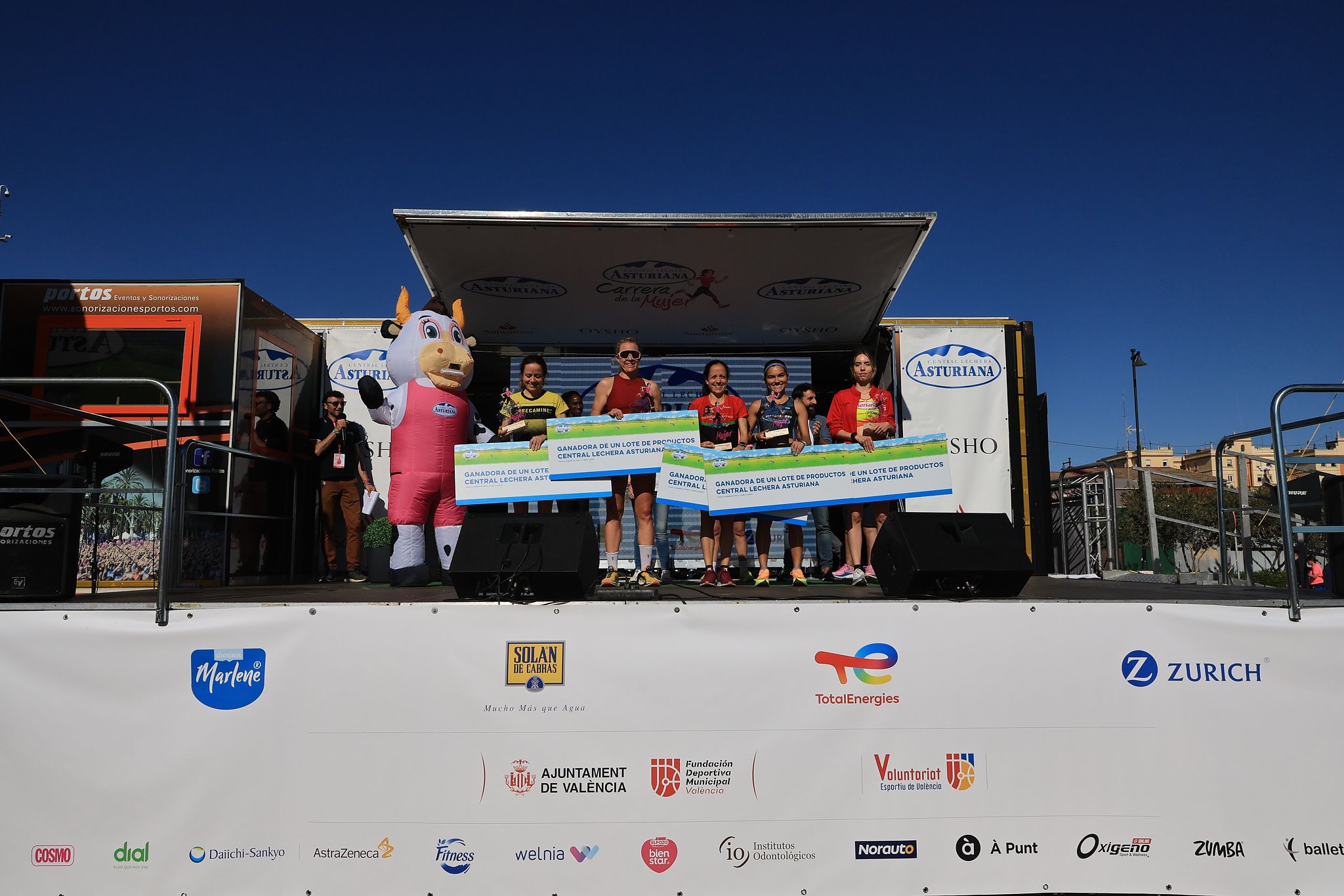 Las mejores fotos de la Carrera de la Mujer Central Lechera Asturiana de Valencia. 0938