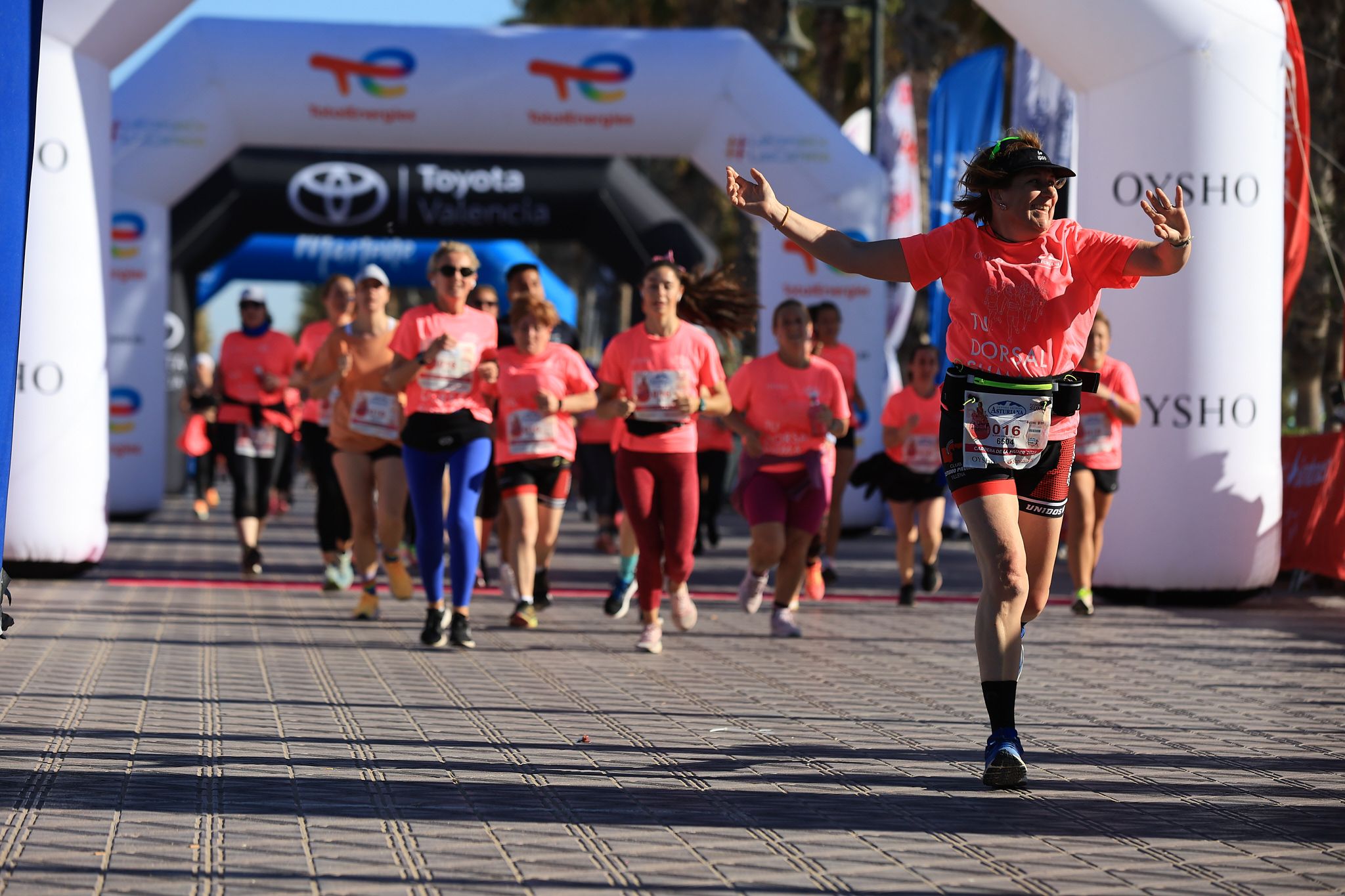 Las mejores fotos de la Carrera de la Mujer Central Lechera Asturiana de Valencia. 0757