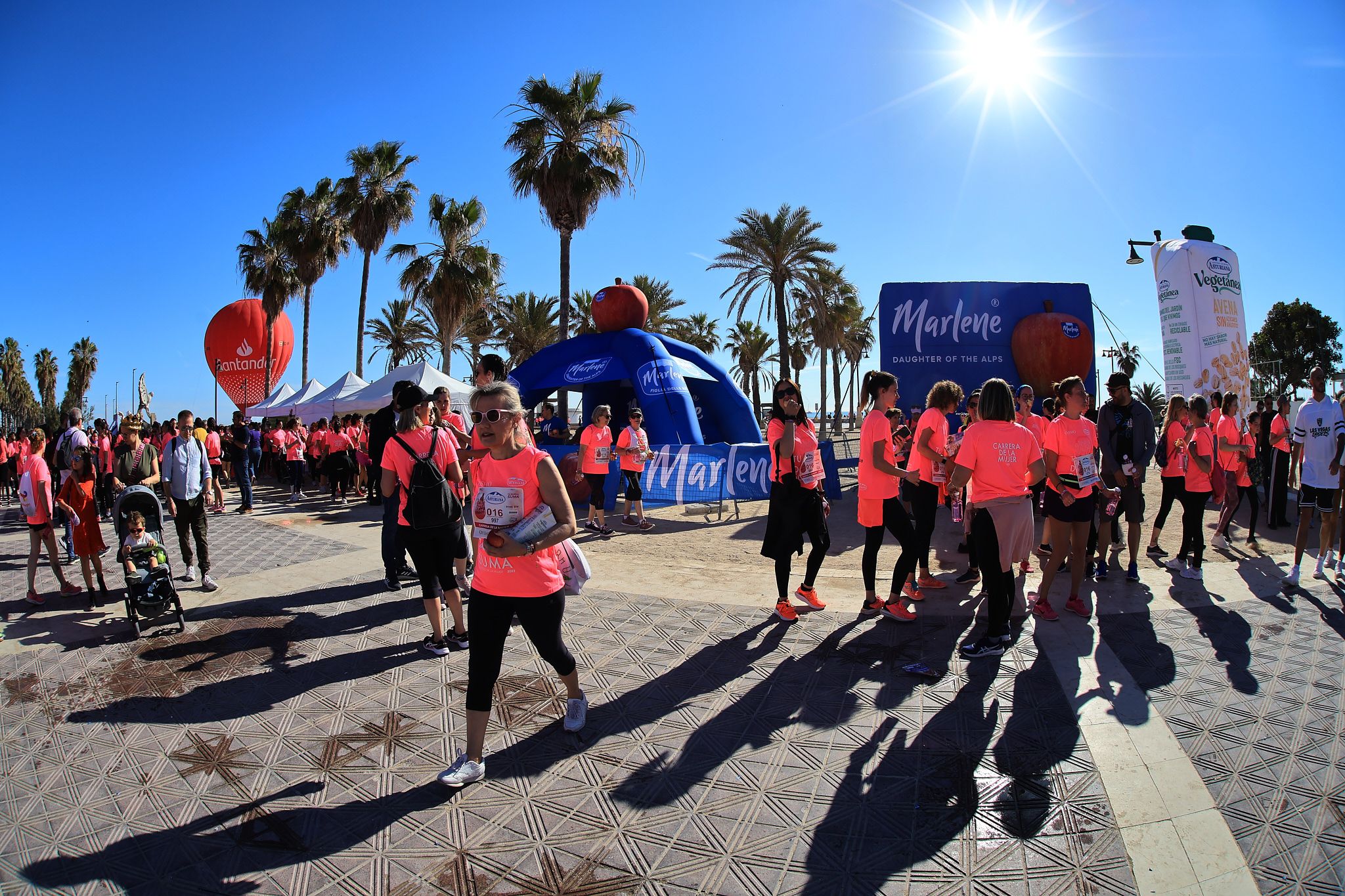 Las mejores fotos de la Carrera de la Mujer Central Lechera Asturiana de Valencia. 0987