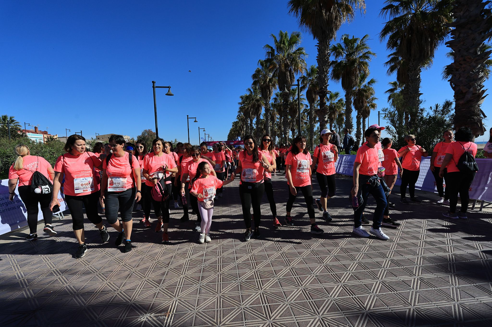 Las mejores fotos de la Carrera de la Mujer Central Lechera Asturiana de Valencia. 1040