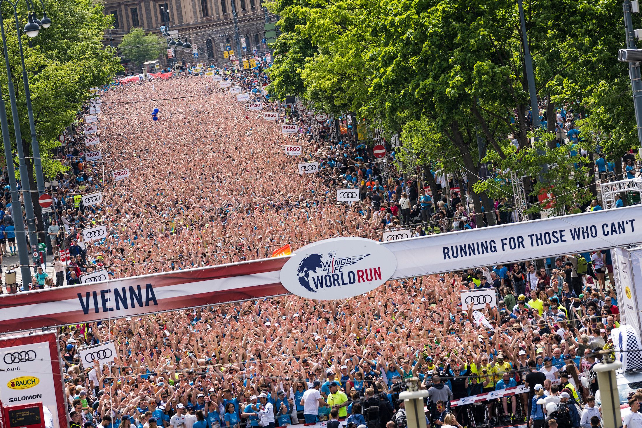La prueba de Viena ofreció una de las estampas más espectaculares de Wings for Life World Run 2023. RED BULL CONTENT POOL