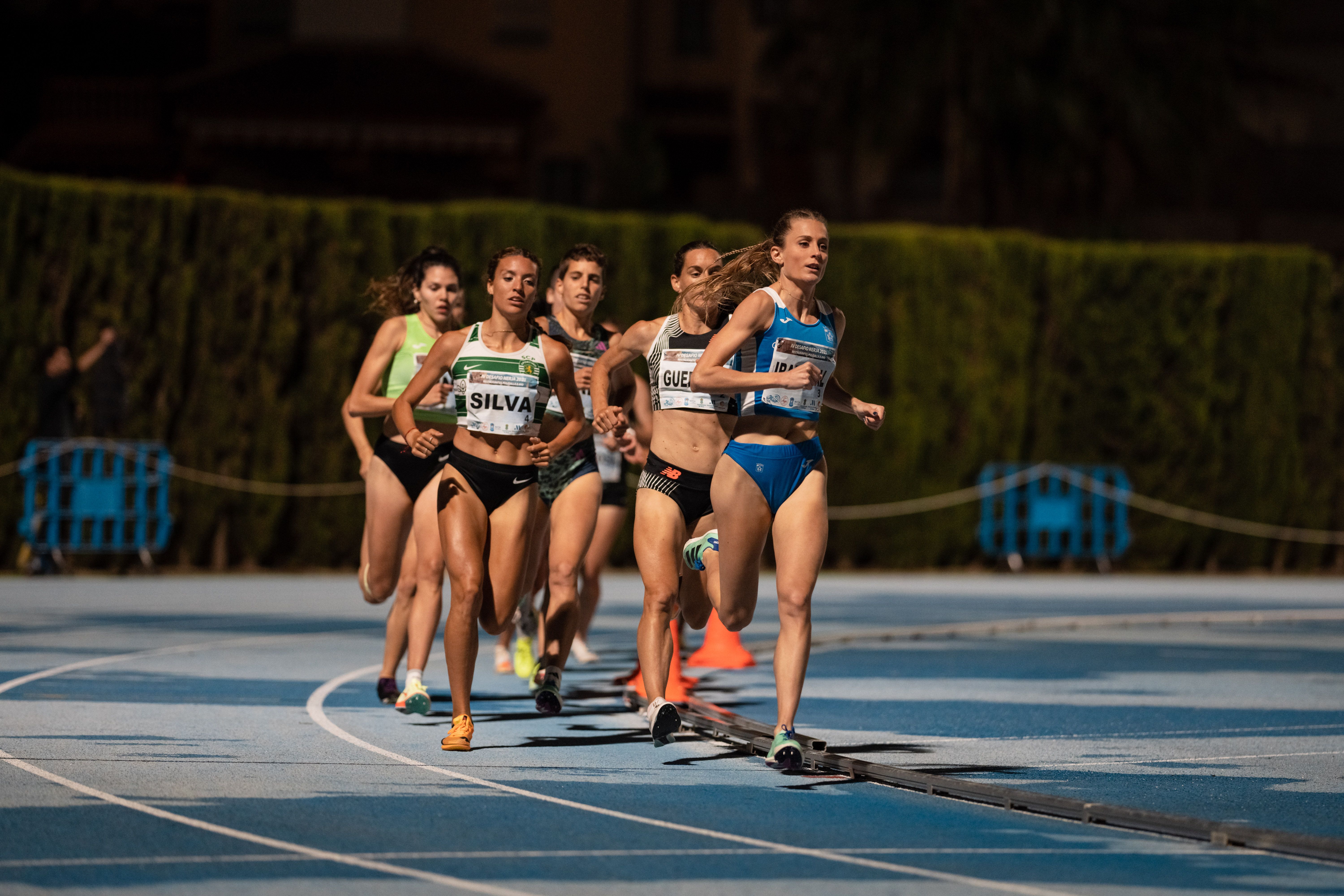 En una carrera de 1.500 metros completamente rota, Lorea Ibarzabal llevó el peso del grupo de las españolas durante los dos primeros tercios de la misma. SPORTMEDIA.