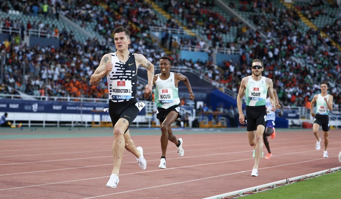 Ingebrigtsen perseguido por Yared Nuguse, Oliver Hoare y Mario García Romo. DIAMOND LEAGUE.