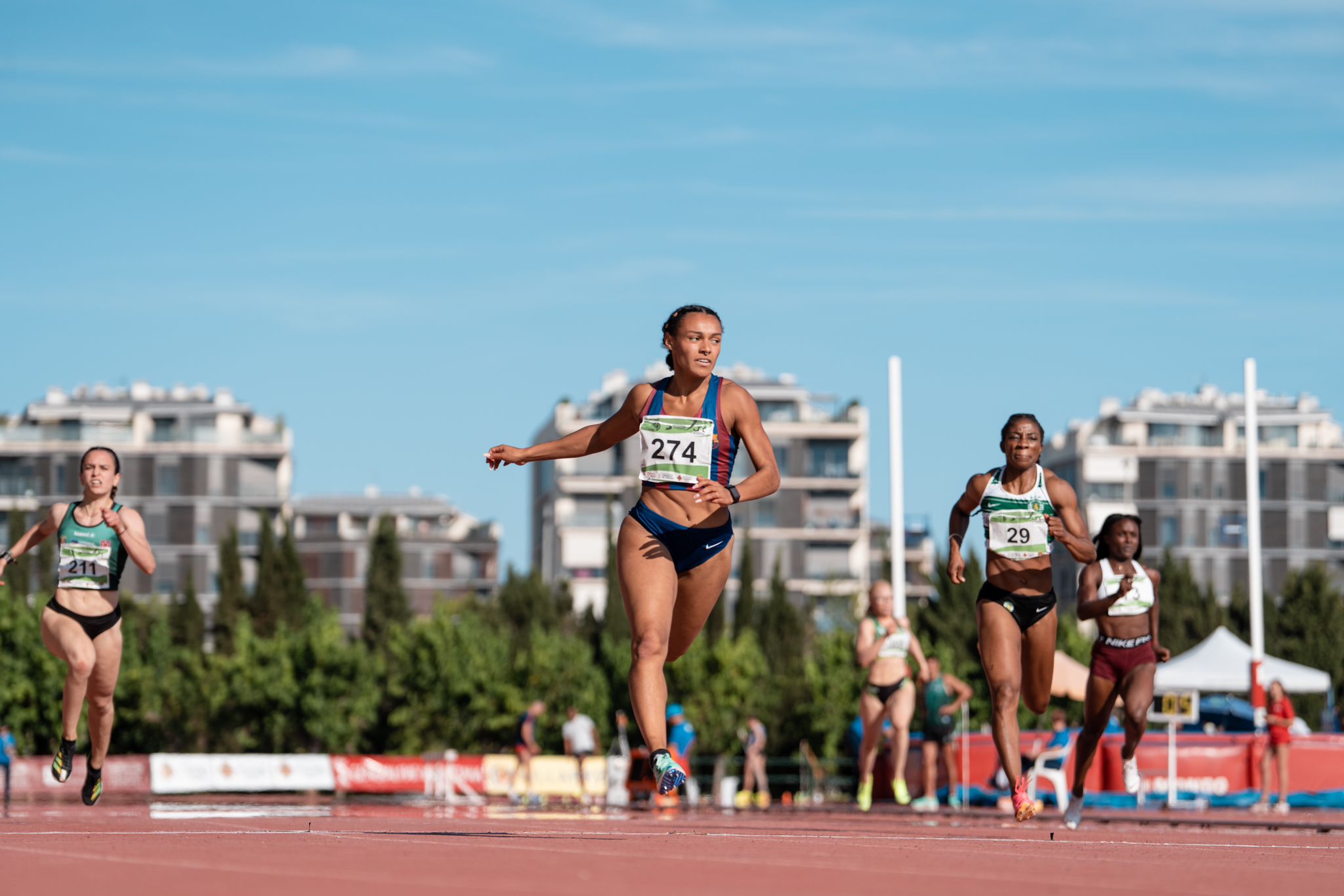 Jaël Bestué durante los 200 metros del Gran Premio de Castellón. SPORTMEDIA. Jaël Bestué durante los 200 metros del Gran Premio de Castellón. SPORTMEDIA.