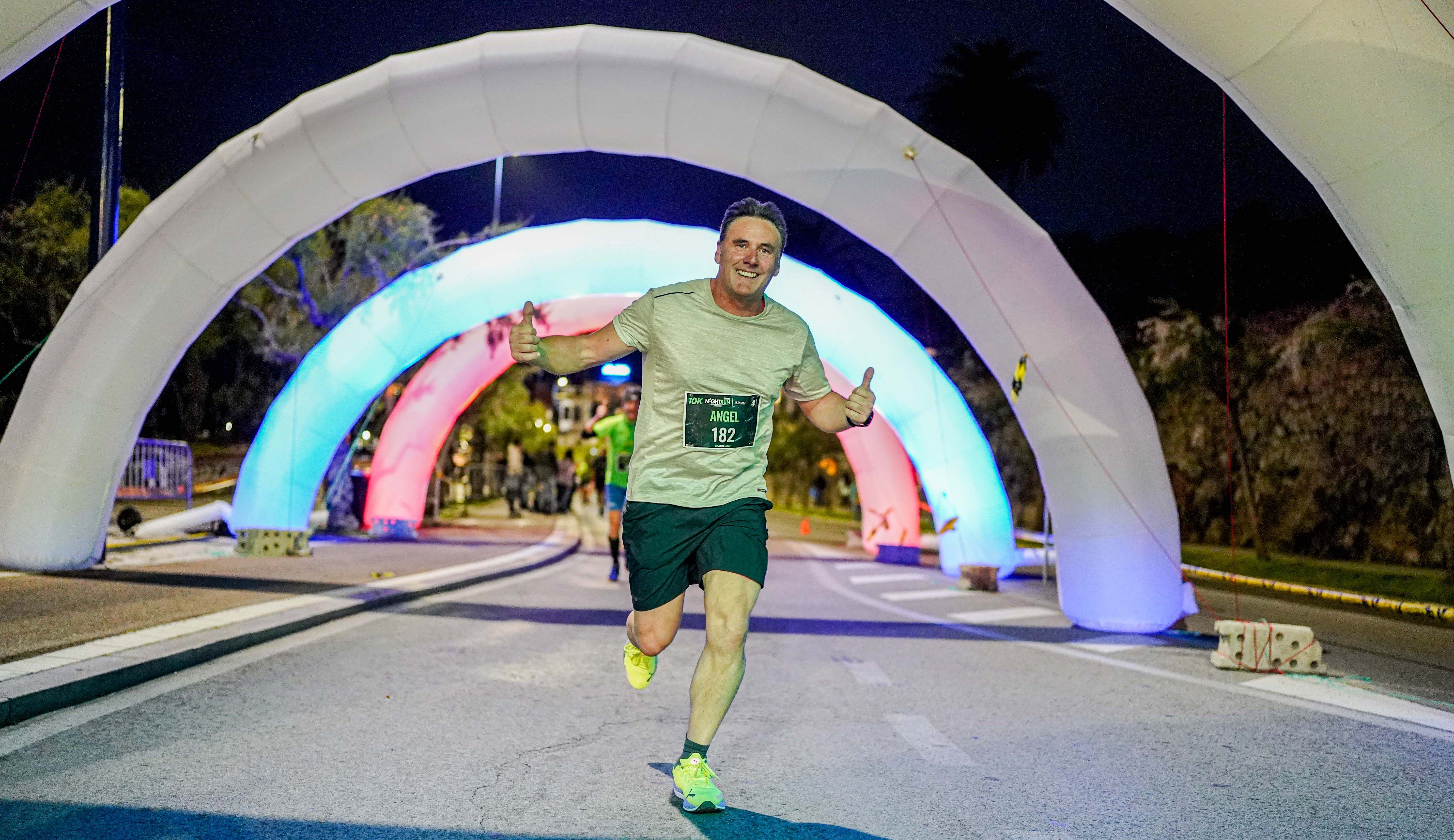 Ángel se lo pasó a lo grande en Binter Night Run: ¡Haz como Ángel! Ángel se lo pasó a lo grande en Binter Night Run: ¡Haz como Ángel!
