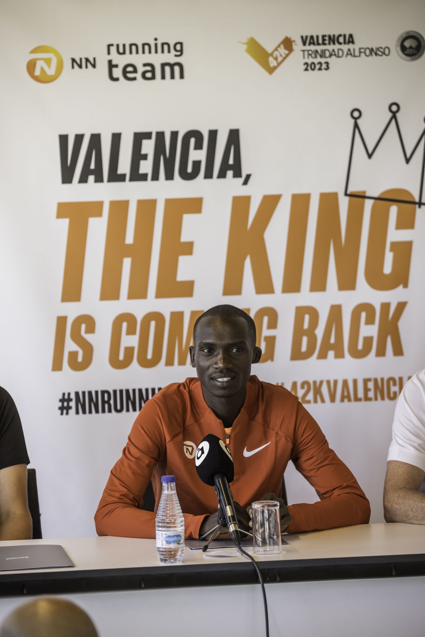  The king is coming back; el rey de la Ciudad del Running, Joshua Chetegei, autor de dos récord mundiales en ella: 10 km y 10.000 metros. TONI MARÍN