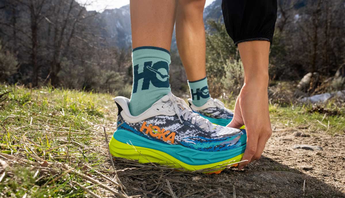 HOKA Stinson 7, la nueva zapatilla de la marca para asfalto y senderos.