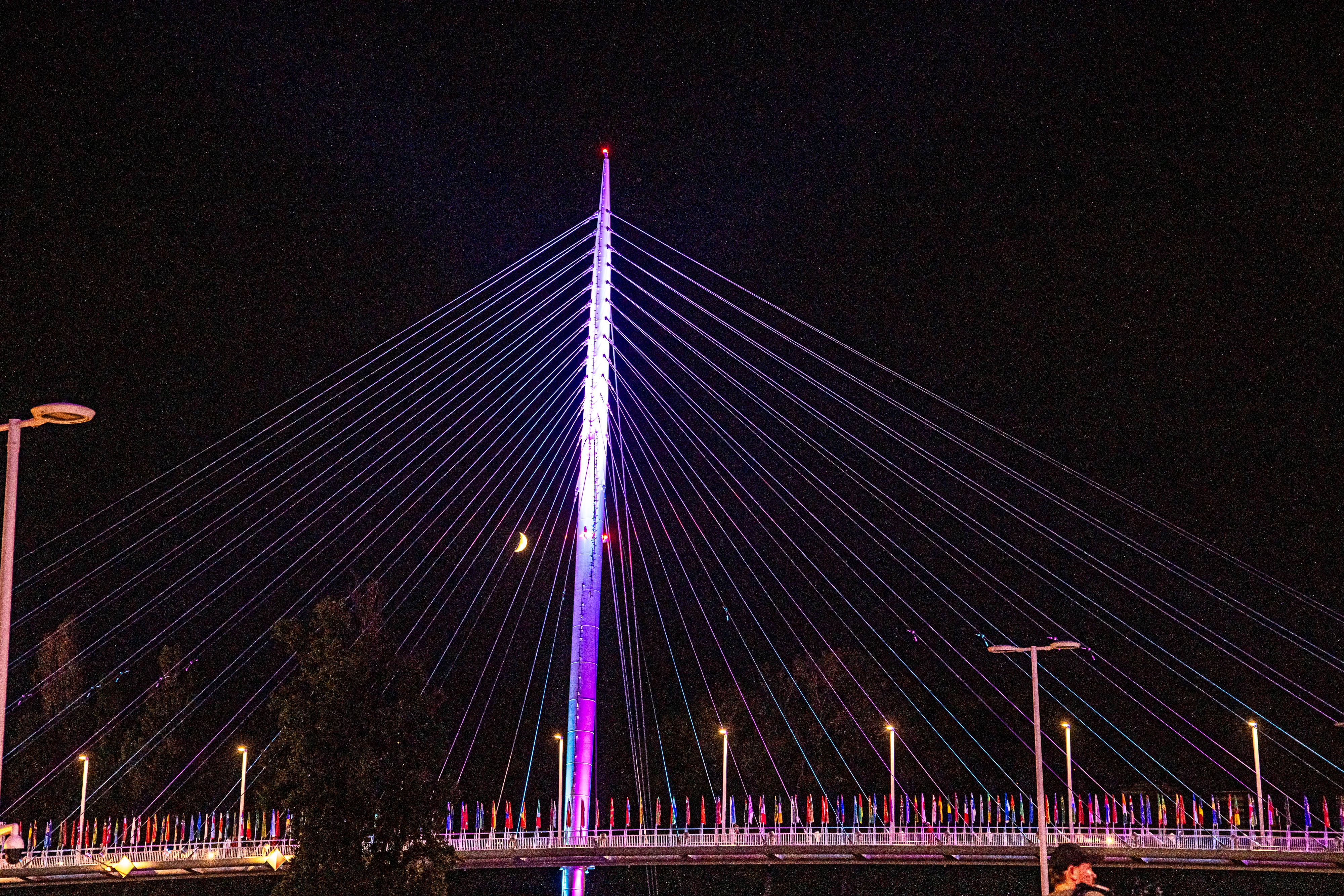 El puente que une la pista de calentamiento con la de competición, por donde los atletas pasan justo antes de saltar al estadio. SPORTMEDIA.