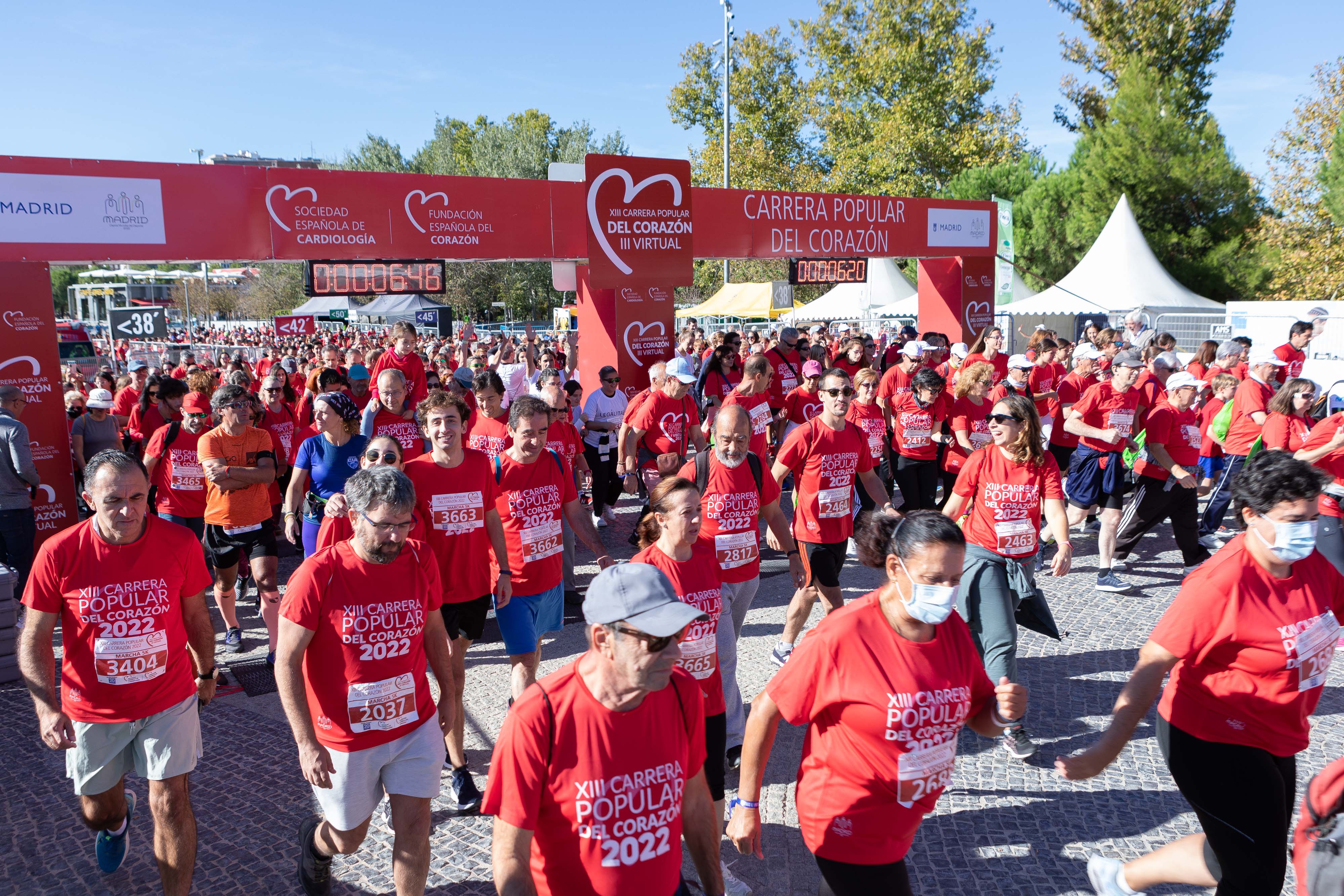 Se puede correr el 10K o se puede mover el corazón más pausadamente en la marcha de 4,5 kilómetros. Se puede correr el 10K o se puede mover el corazón más pausadamente en la marcha de 4,5 kilómetros.