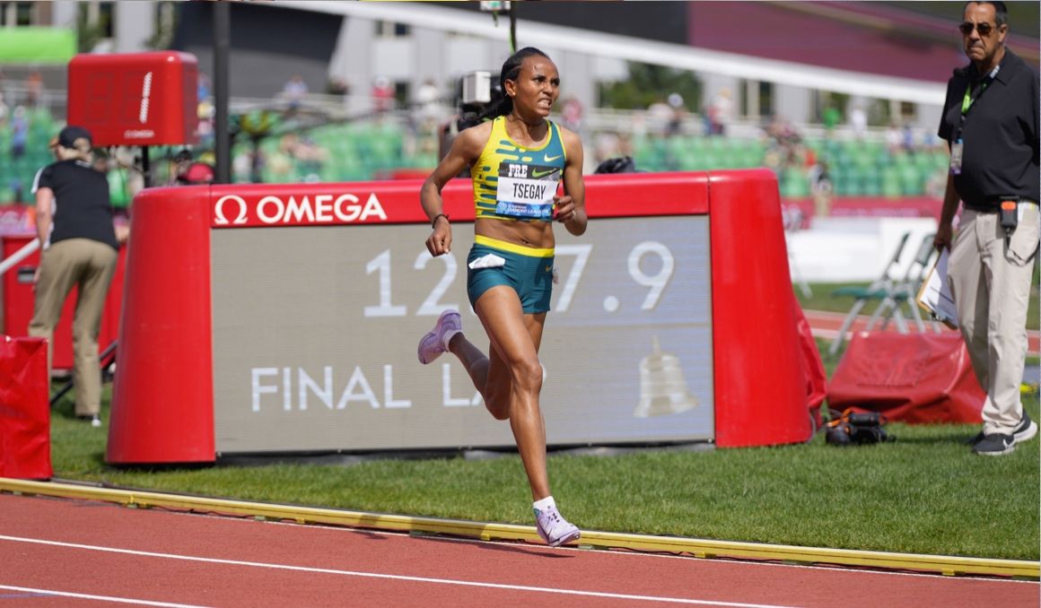Gudaf Tsegay durante su récord del mundo de 5000 metros en Eugene. DIAMOND LEAGUE.