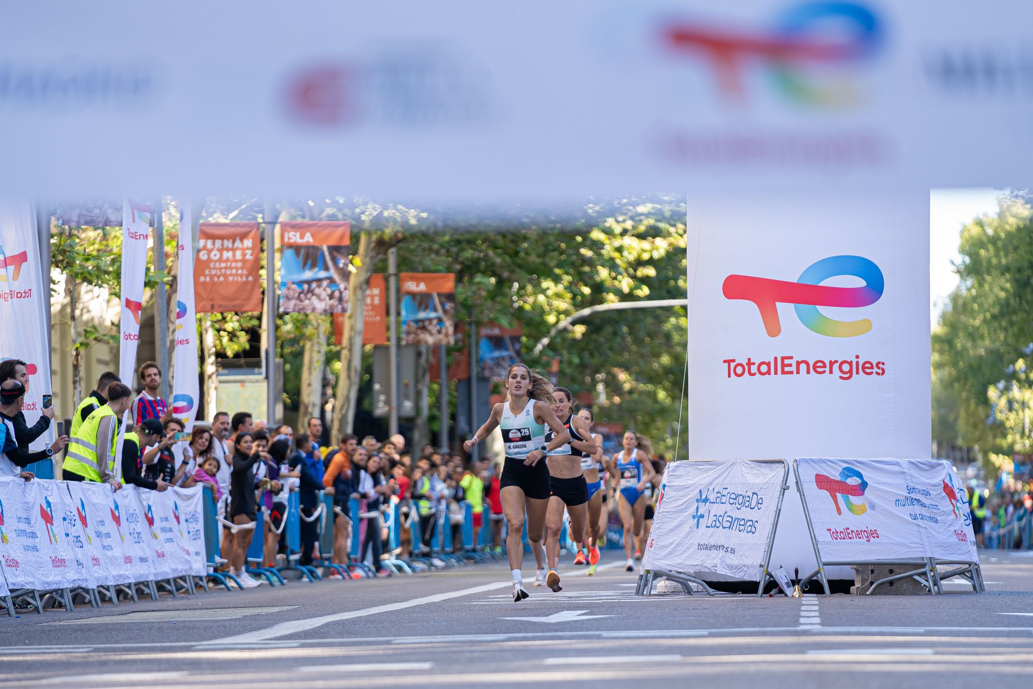 Las mejores imágenes de la TotalEnergies Milla de Madrid por Samshutter 43