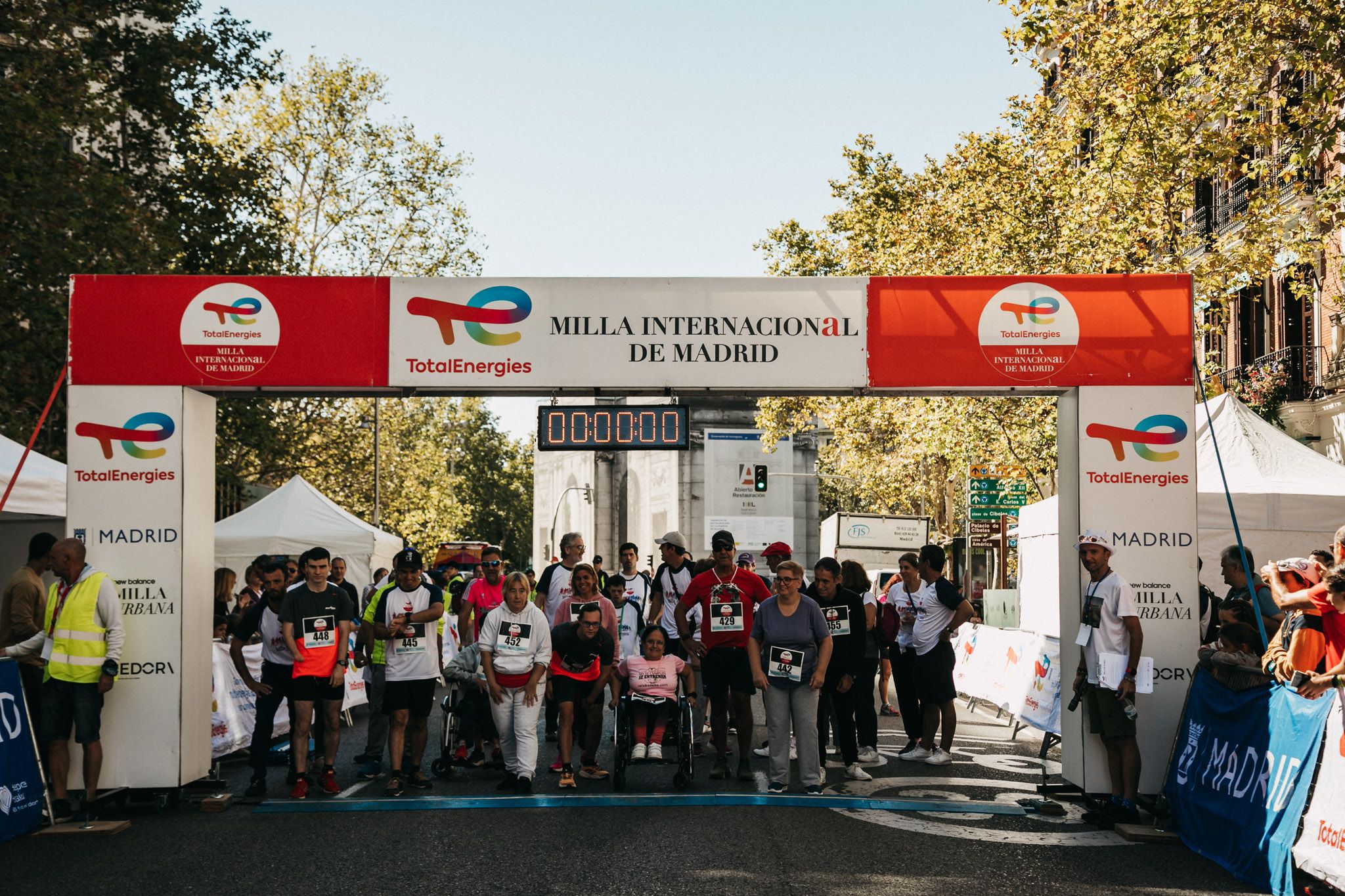 Las mejores fotos de la carrera inclusiva en la TotalEnergies Milla Internacional de Madrid 2023. (2)