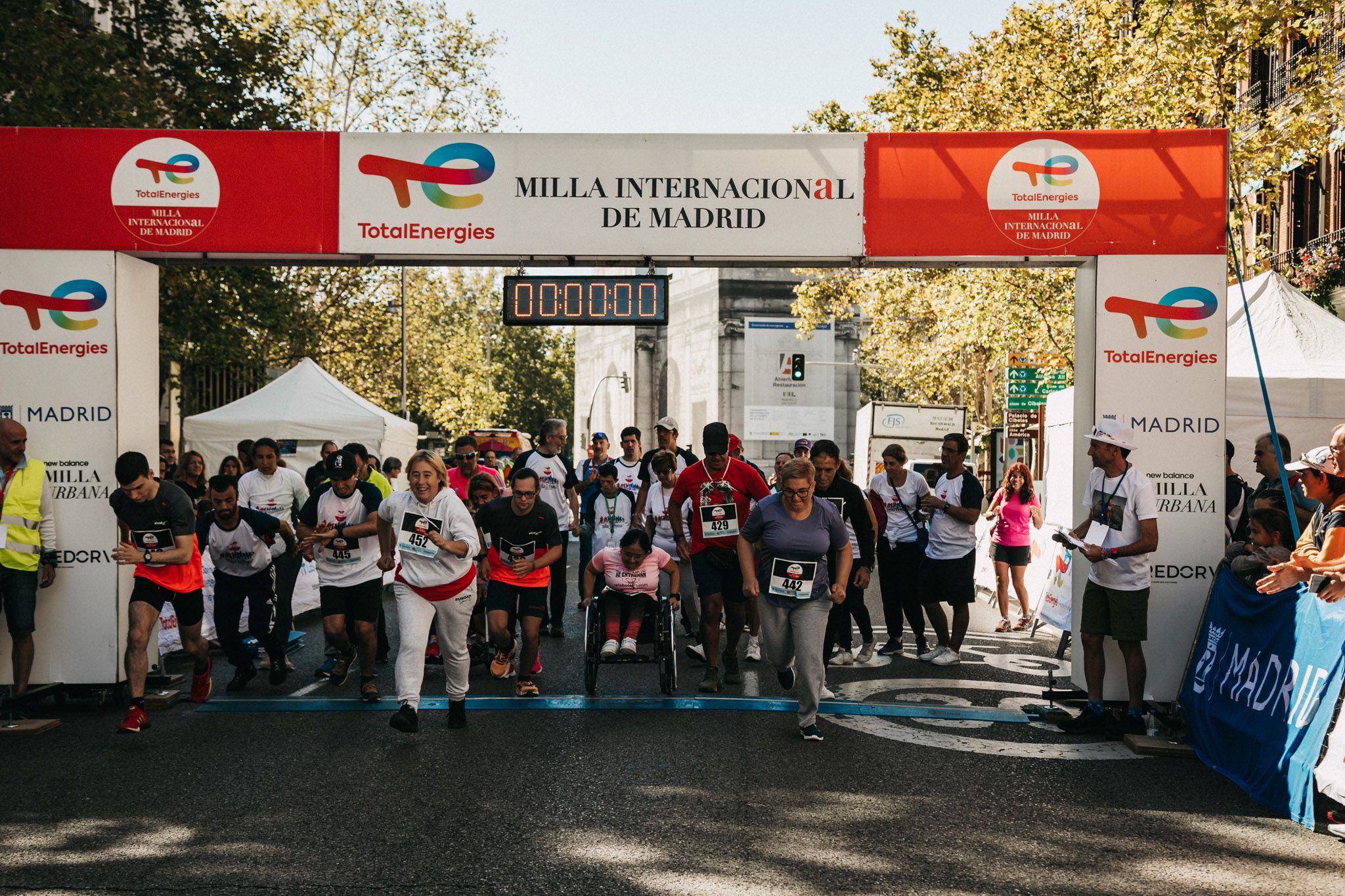 Las mejores fotos de la carrera inclusiva en la TotalEnergies Milla Internacional de Madrid 2023. (3)
