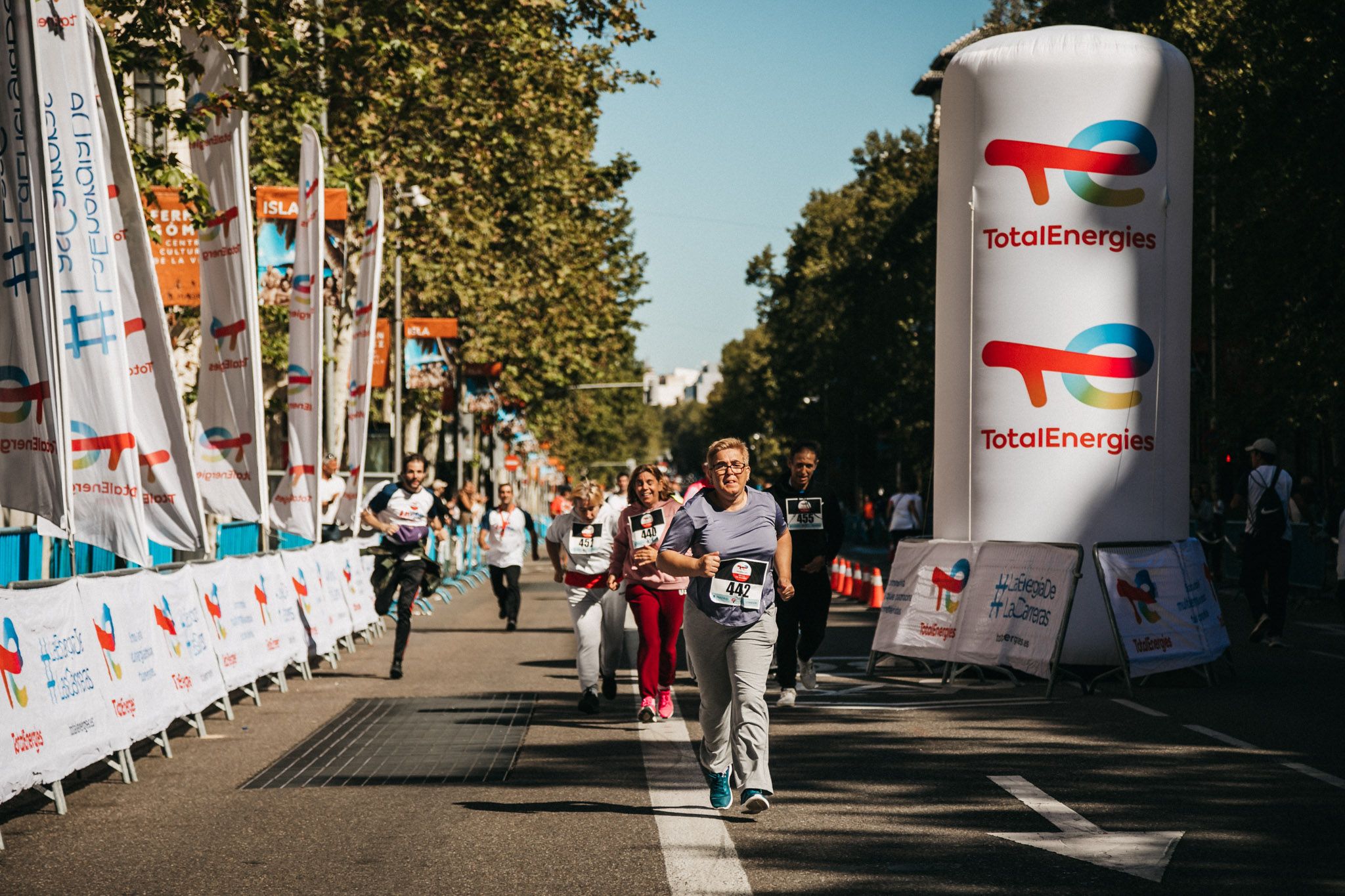 Las mejores fotos de la carrera inclusiva en la TotalEnergies Milla Internacional de Madrid 2023. (10)